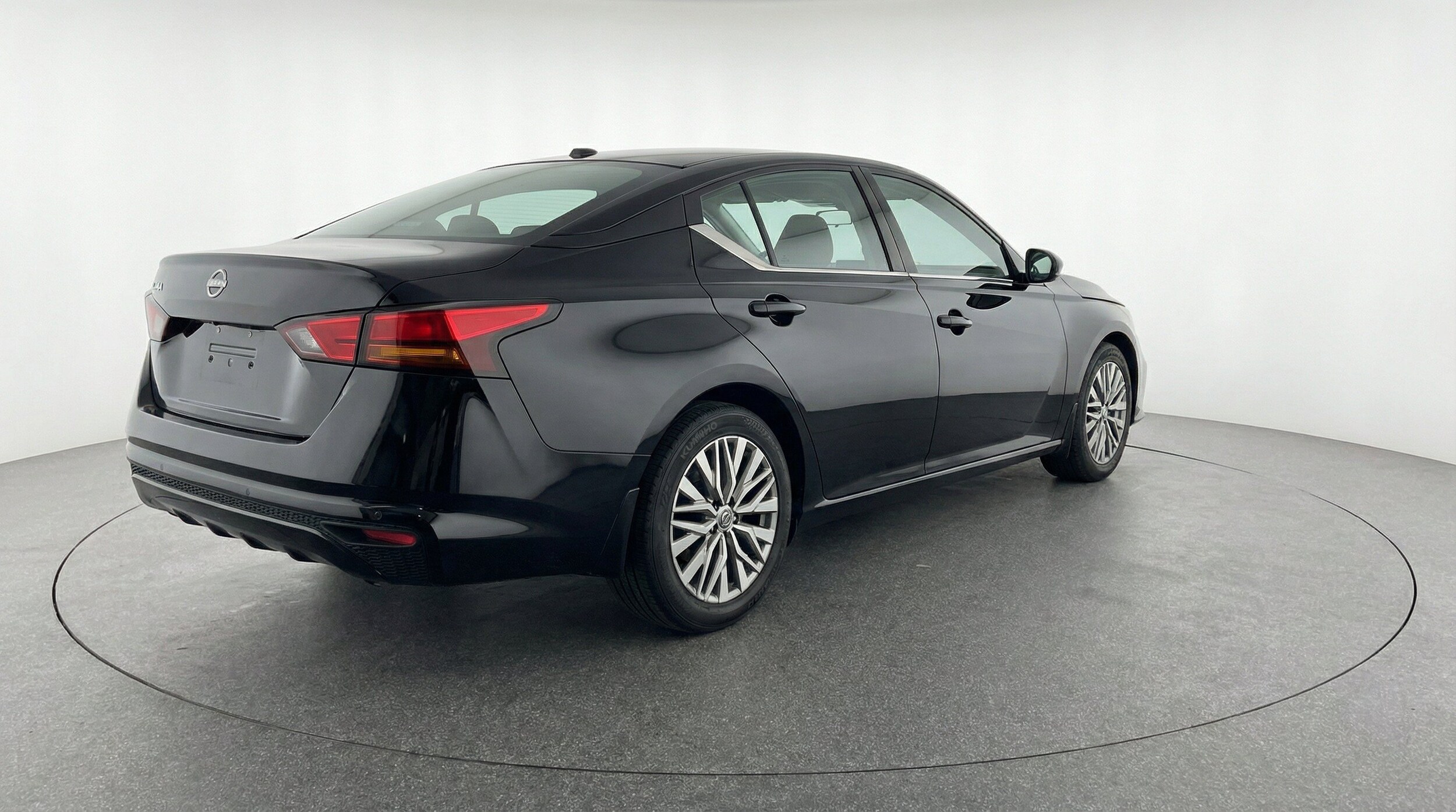Thumbnail: 2025 Nissan Altima - 9