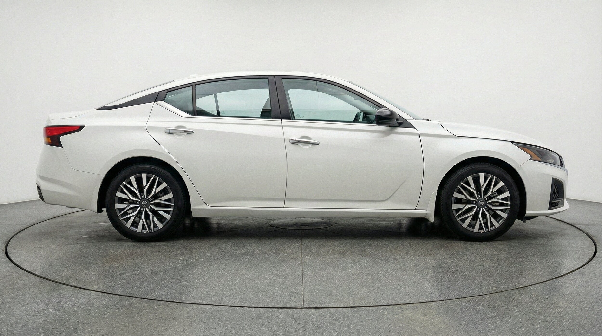 Thumbnail: 2025 Nissan Altima - 10
