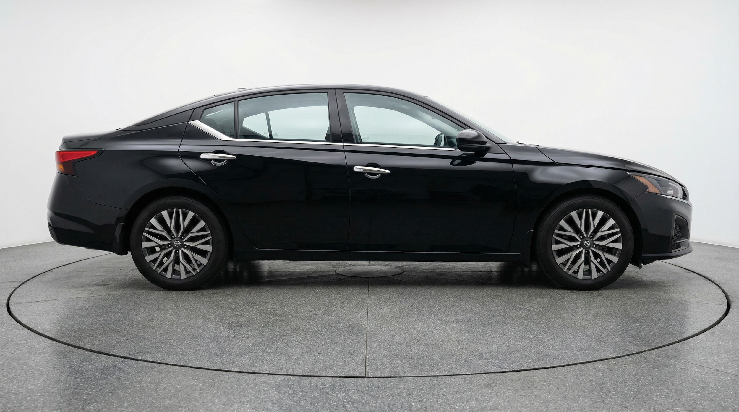 Thumbnail: 2025 Nissan Altima - 8