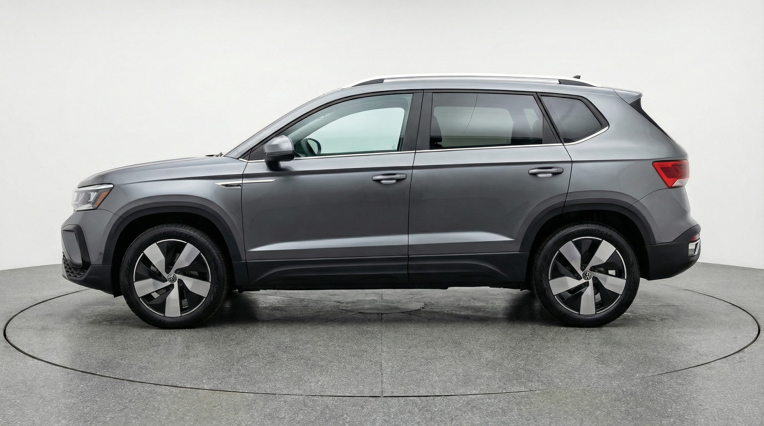 Thumbnail: 2025 Volkswagen Taos - 4