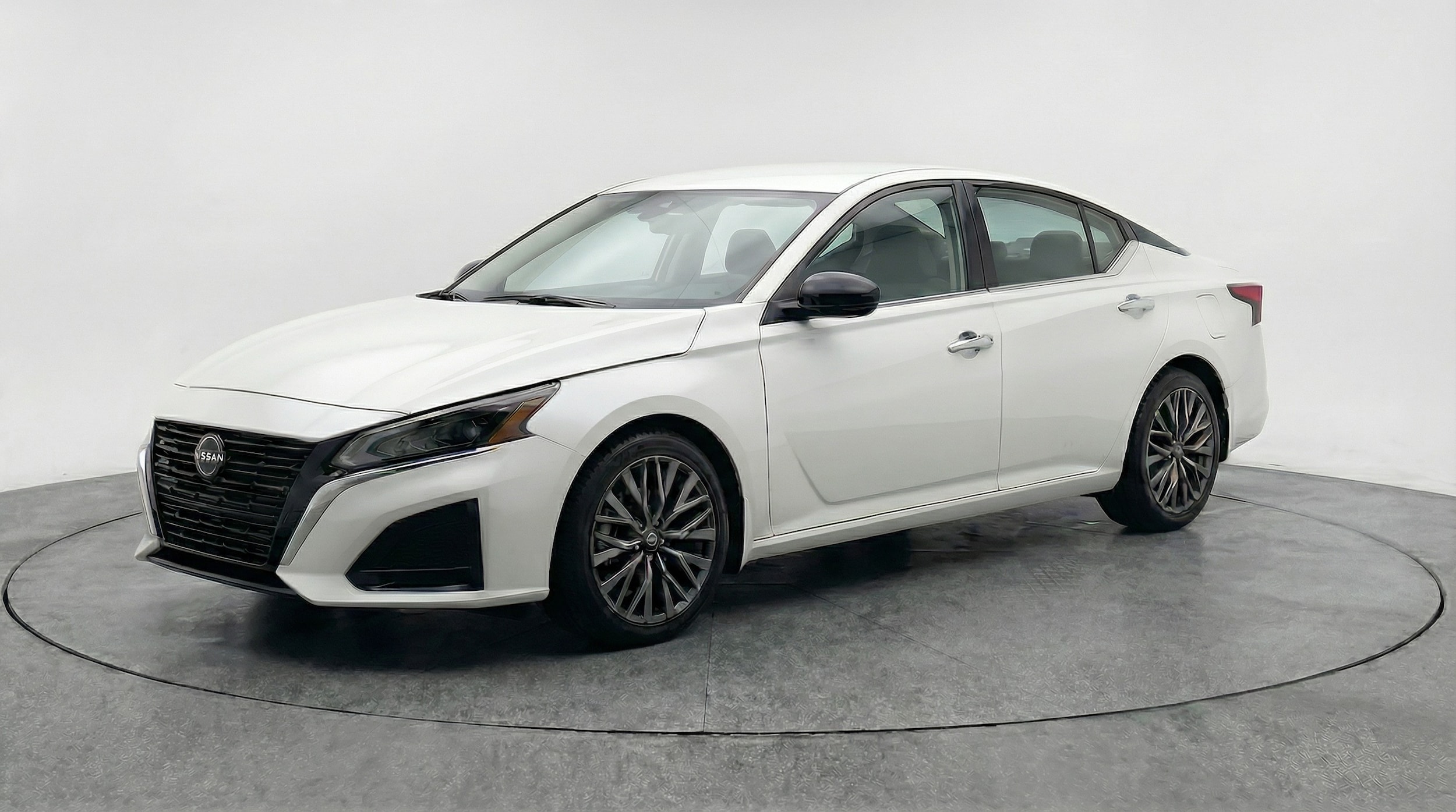 Thumbnail: 2025 Nissan Altima - 3