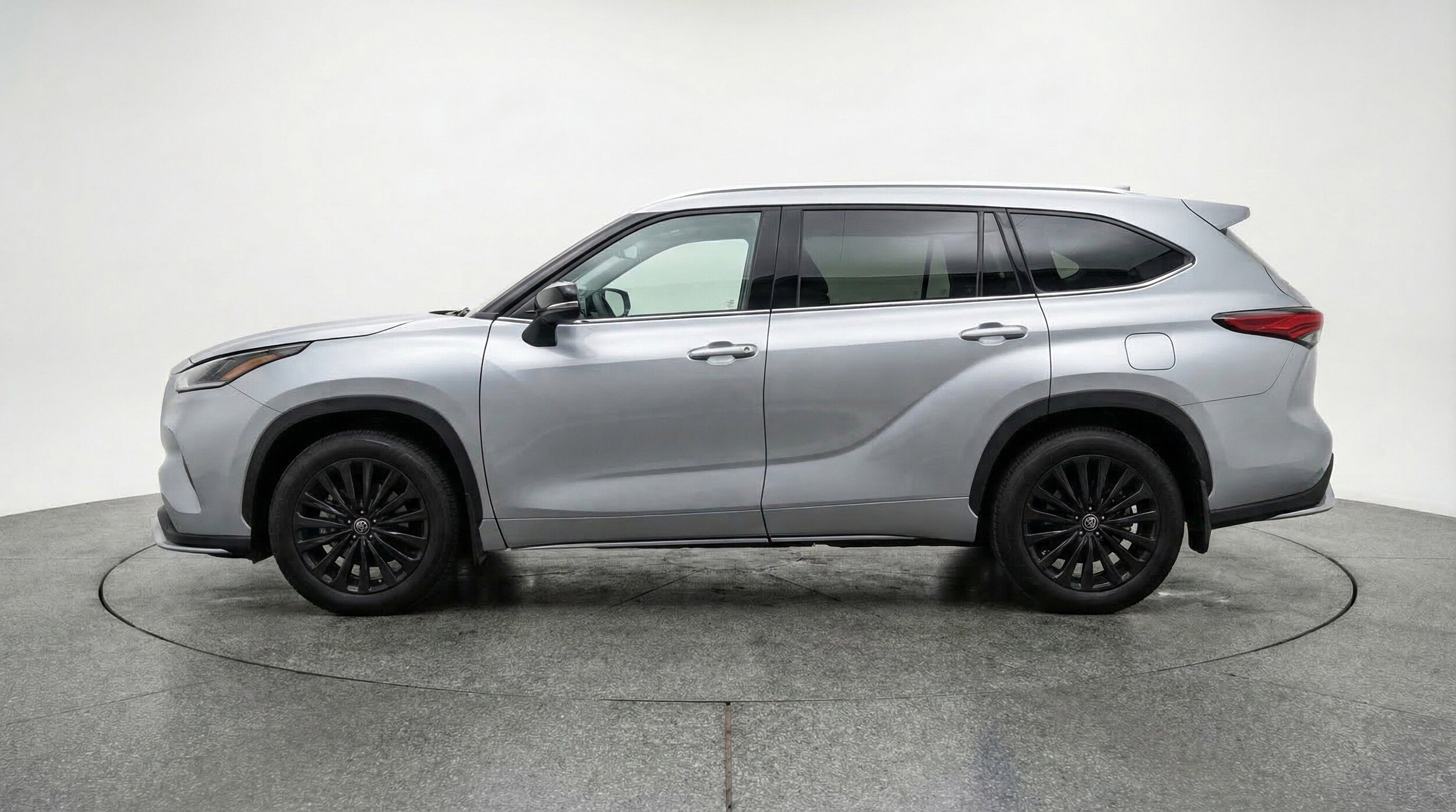 Thumbnail: 2025 Toyota Highlander - 5
