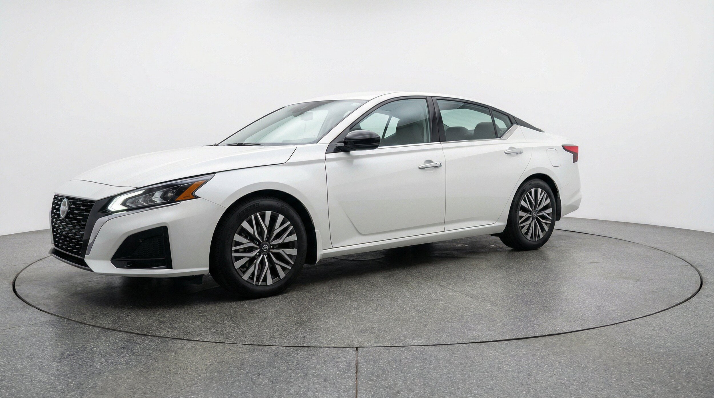 Thumbnail: 2025 Nissan Altima - 3