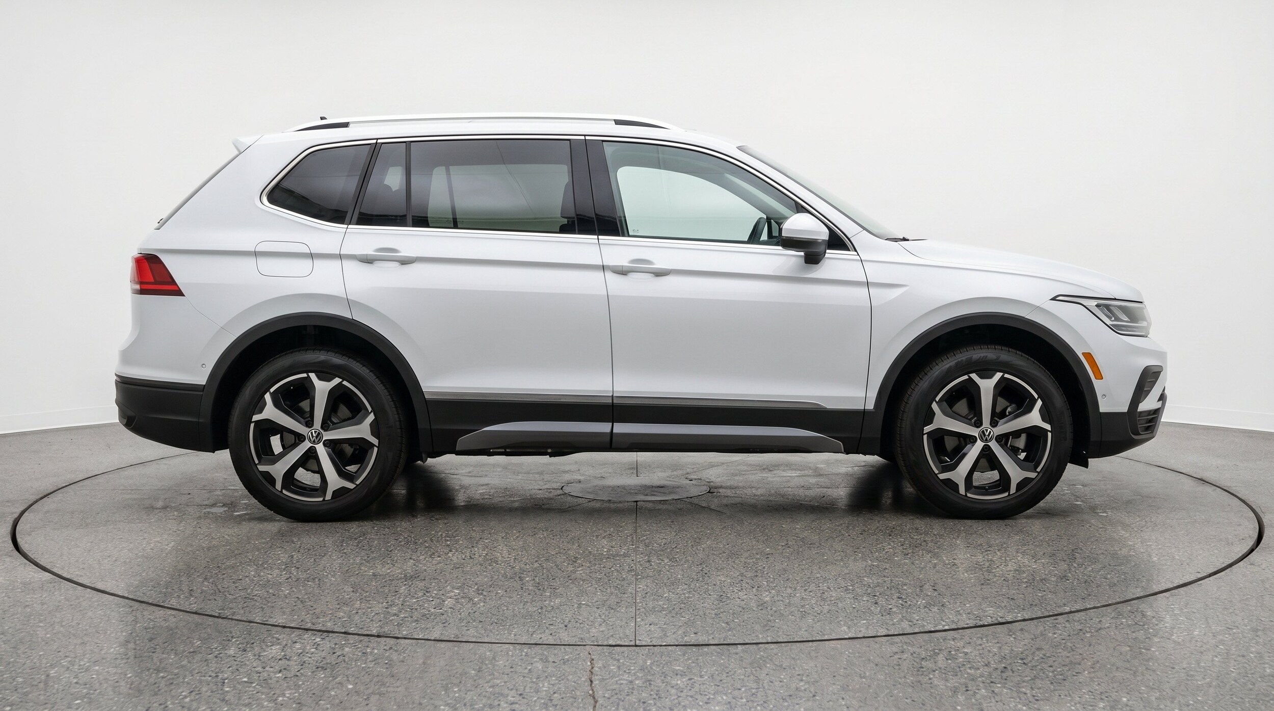 Thumbnail: 2026 Volkswagen Tiguan - 11