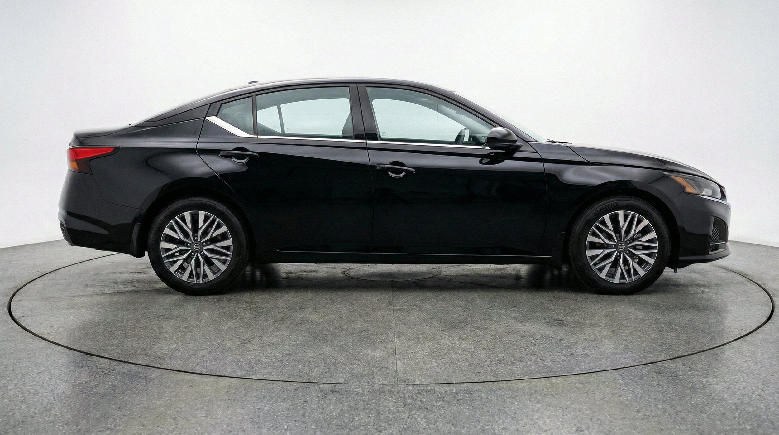 Thumbnail: 2025 Nissan Altima - 11
