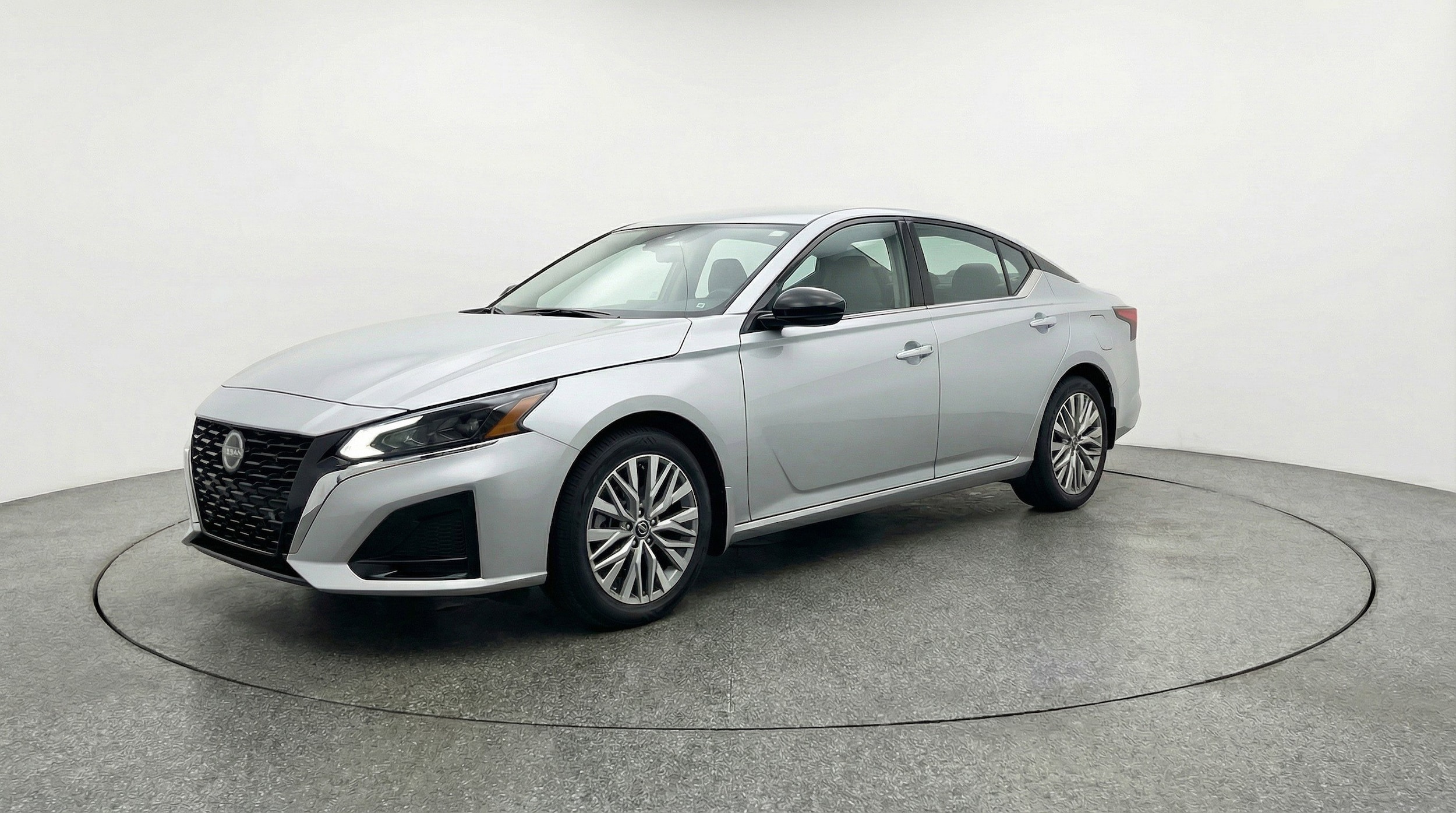 Thumbnail: 2025 Nissan Altima - 3