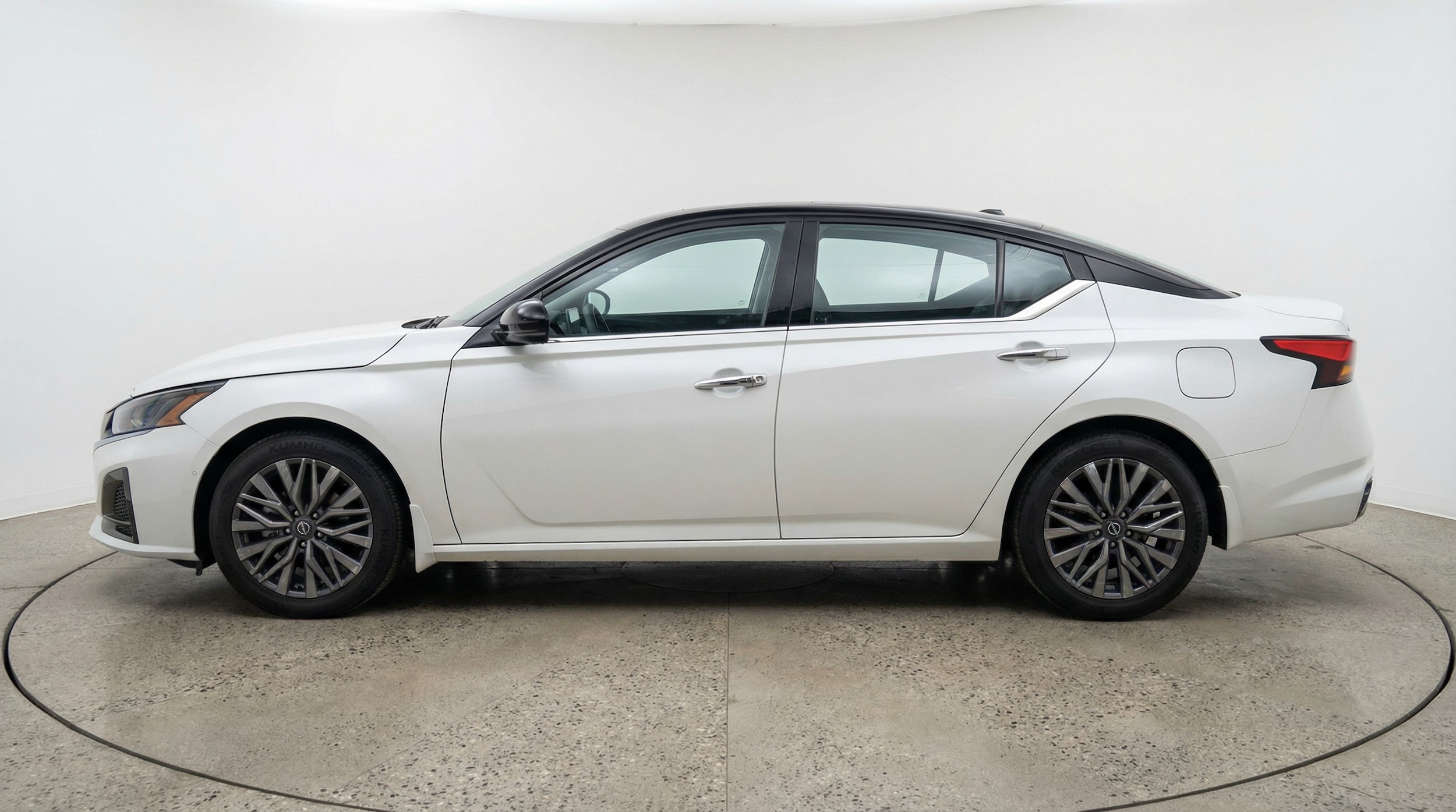 Thumbnail: 2025 Nissan Altima - 4