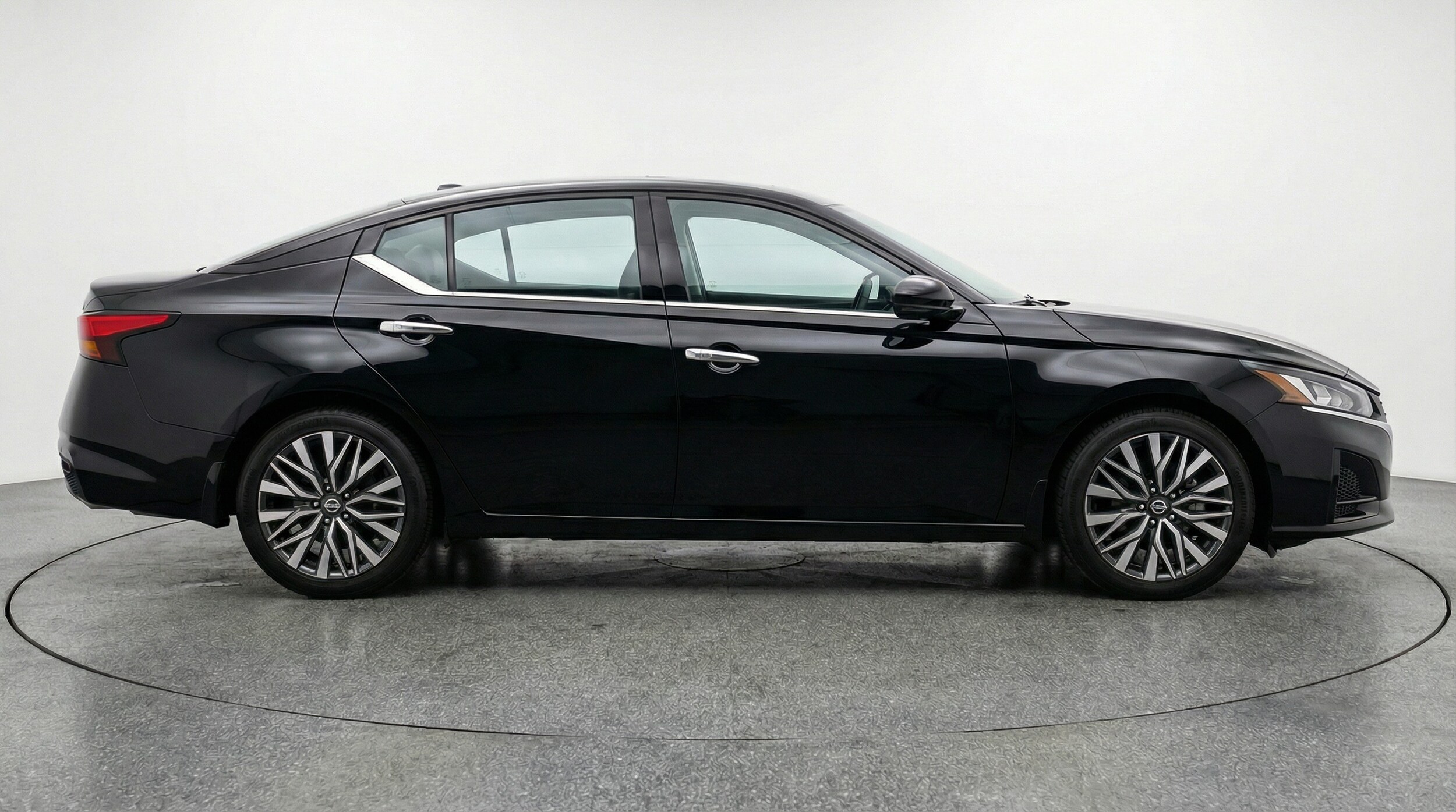 Thumbnail: 2025 Nissan Altima - 8