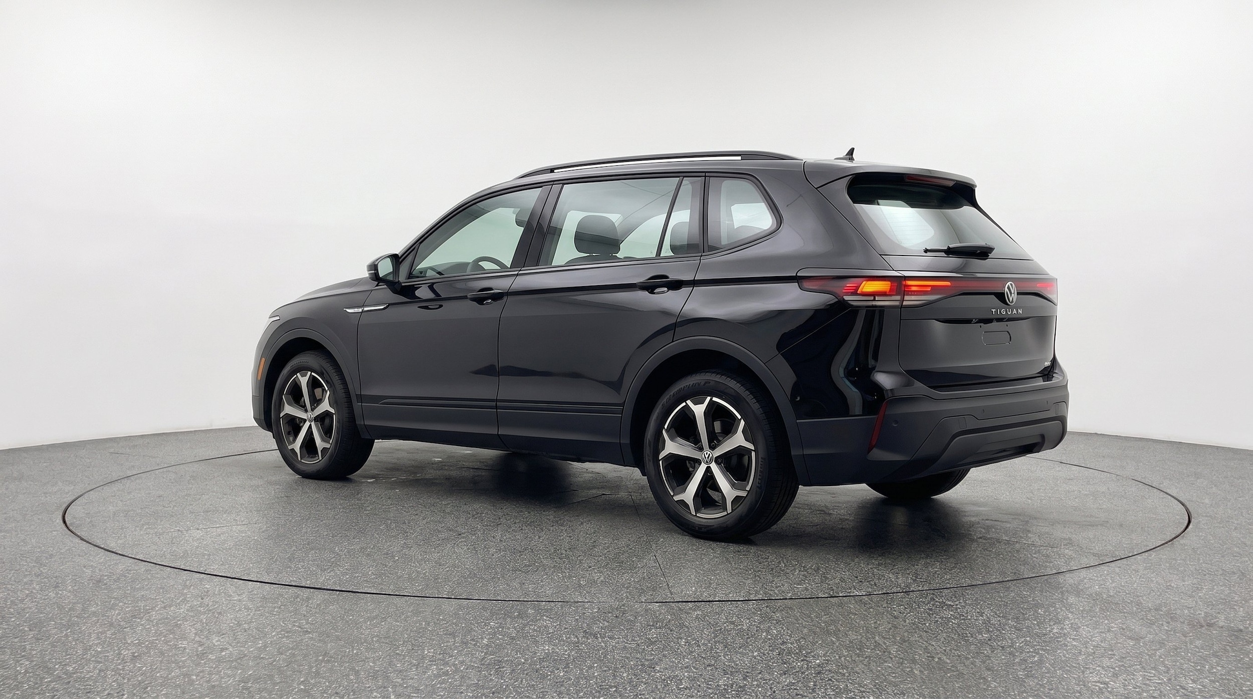 Thumbnail: 2026 Volkswagen Tiguan - 6