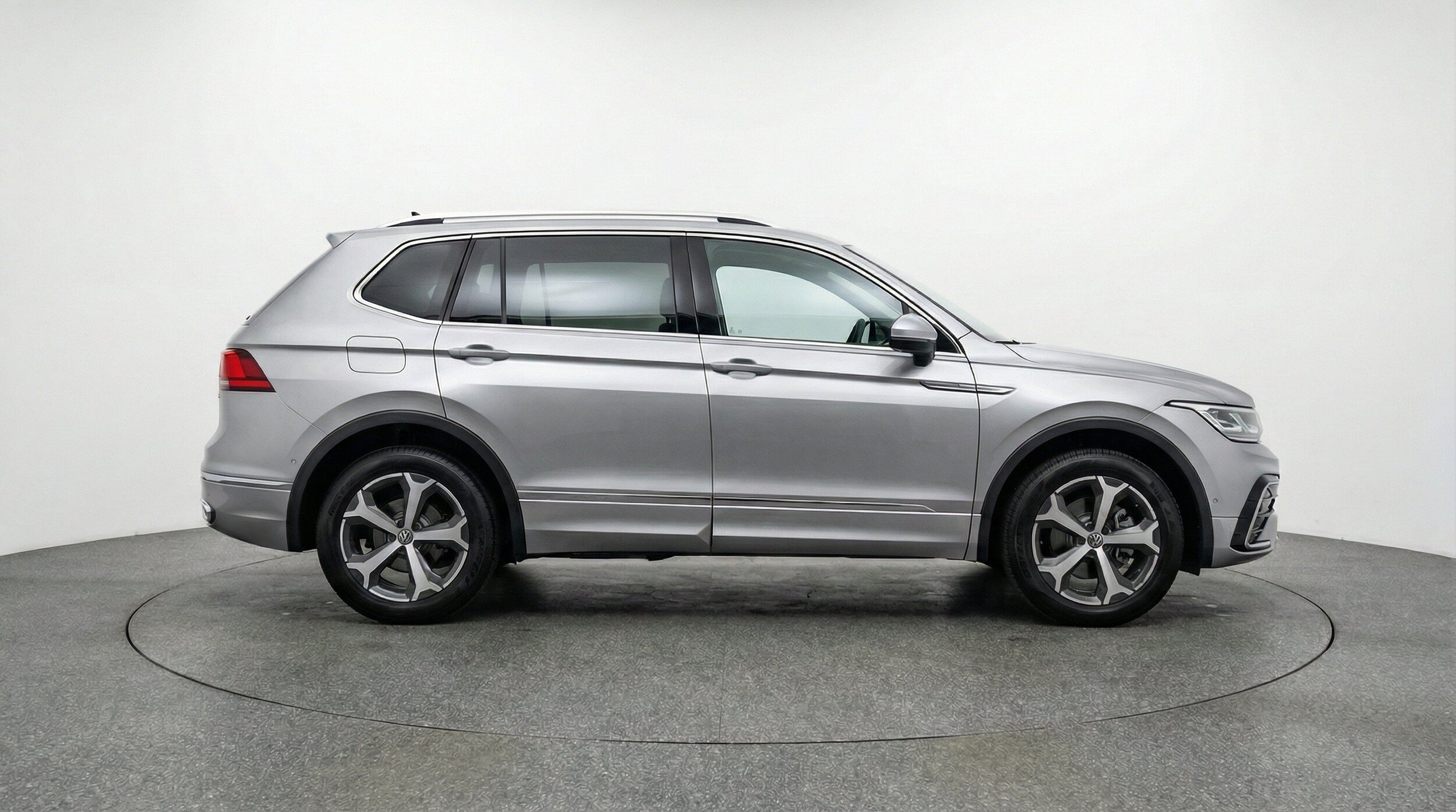 Thumbnail: 2026 Volkswagen Tiguan - 11