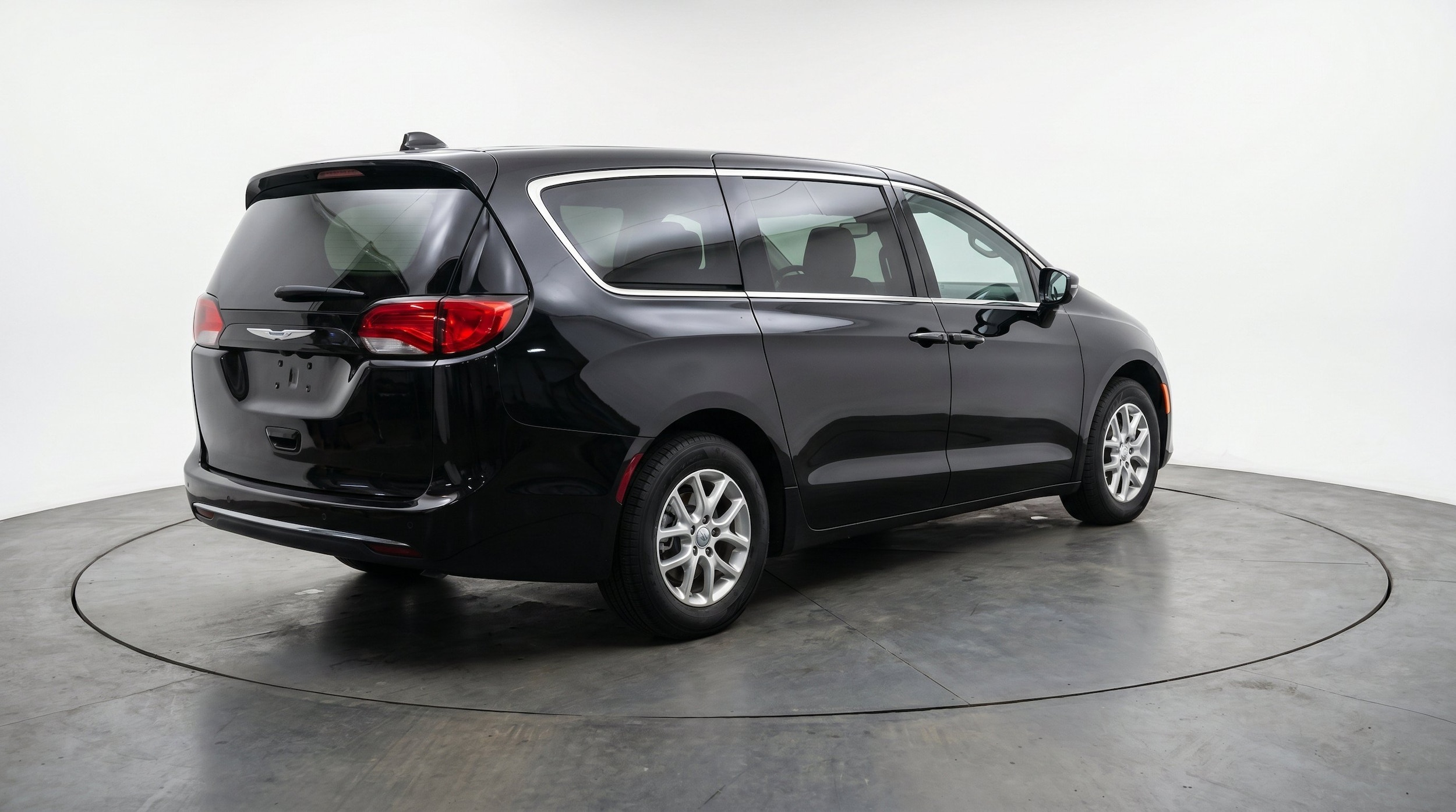 Thumbnail: 2024 Chrysler Voyager - 9