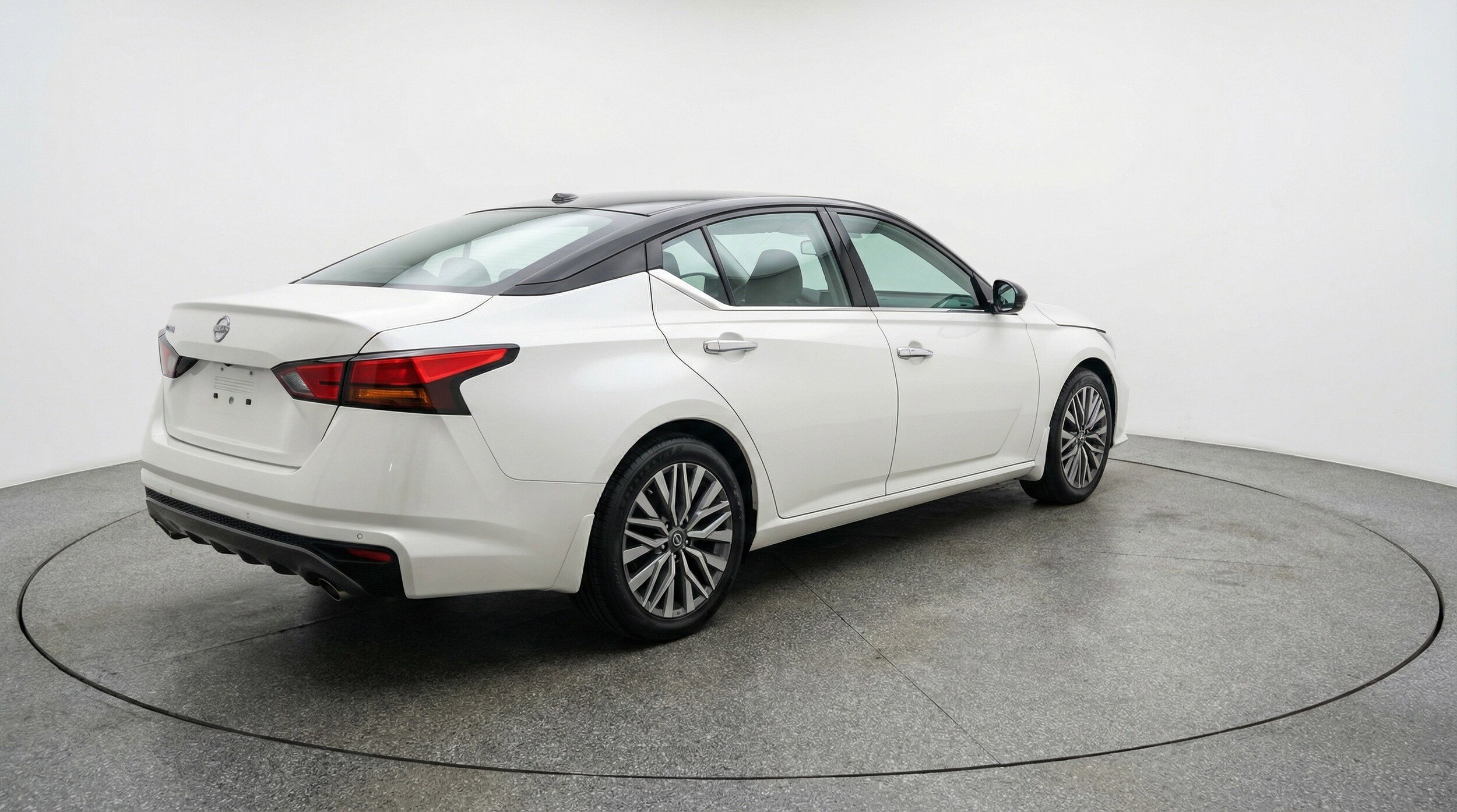 Thumbnail: 2025 Nissan Altima - 9