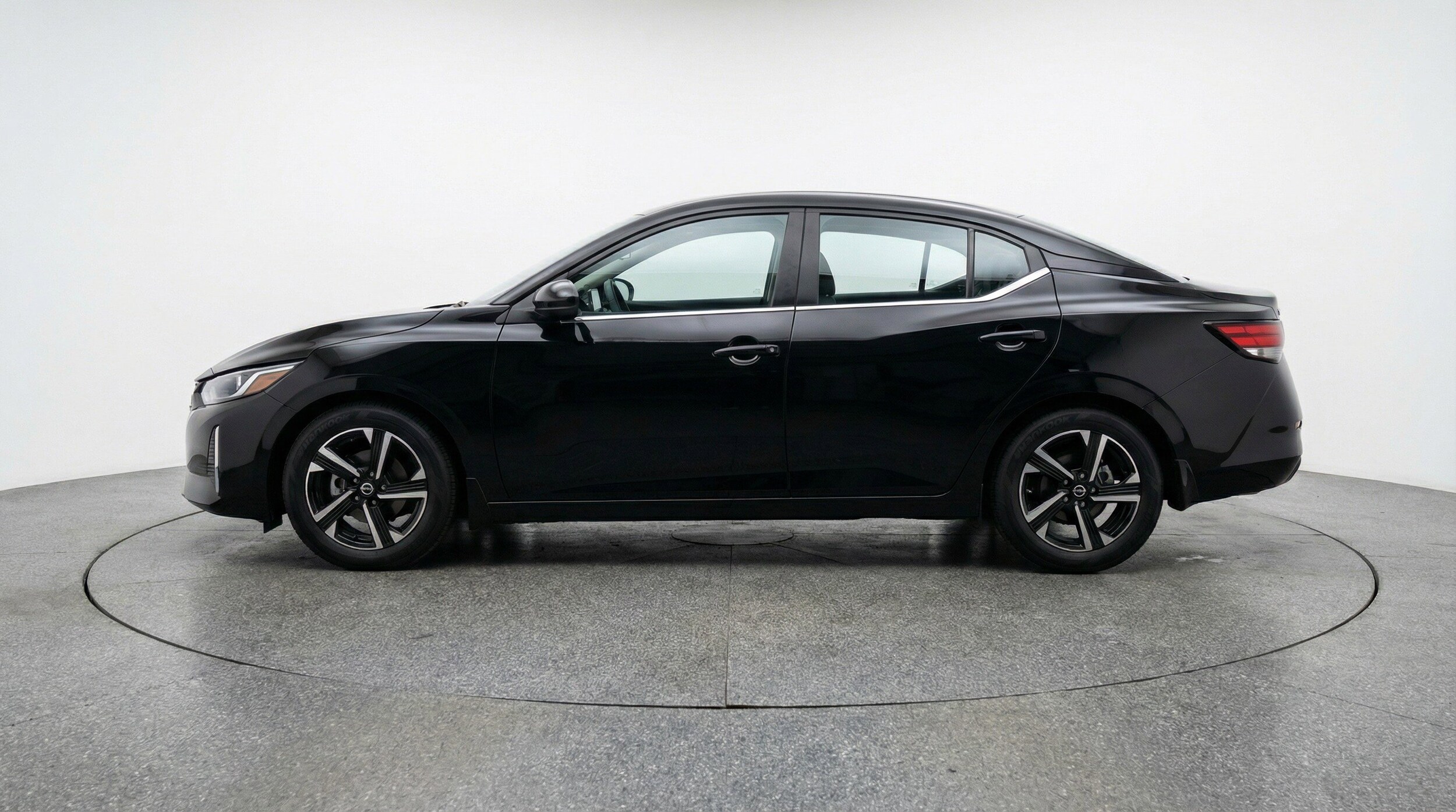 Thumbnail: 2025 Nissan Sentra - 5