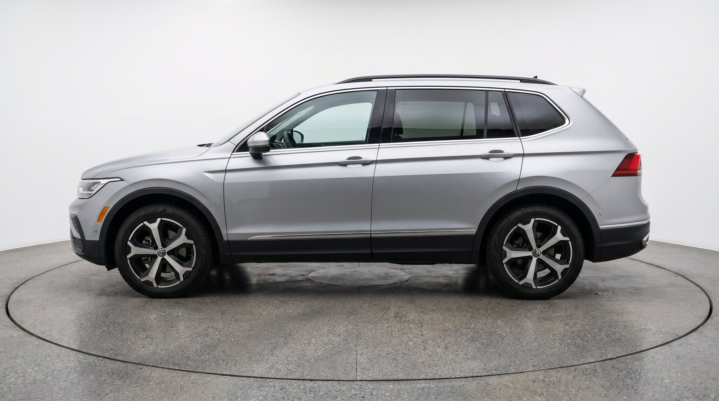 Thumbnail: 2026 Volkswagen Tiguan - 5