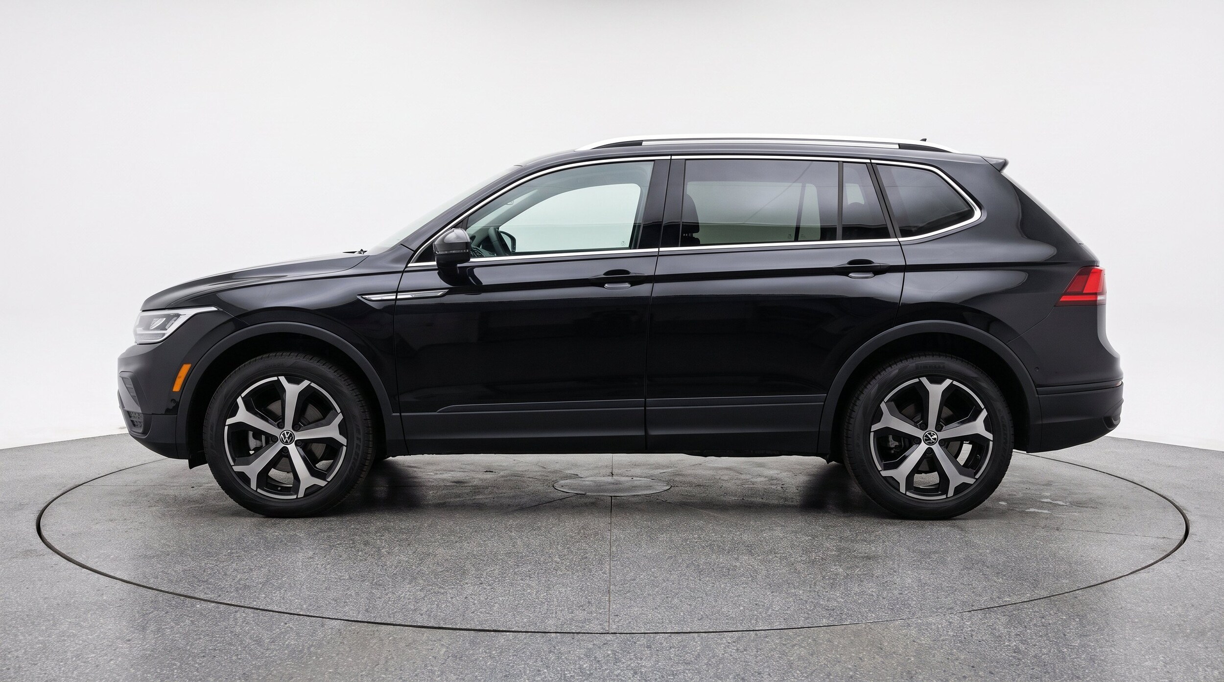 Thumbnail: 2026 Volkswagen Tiguan - 5