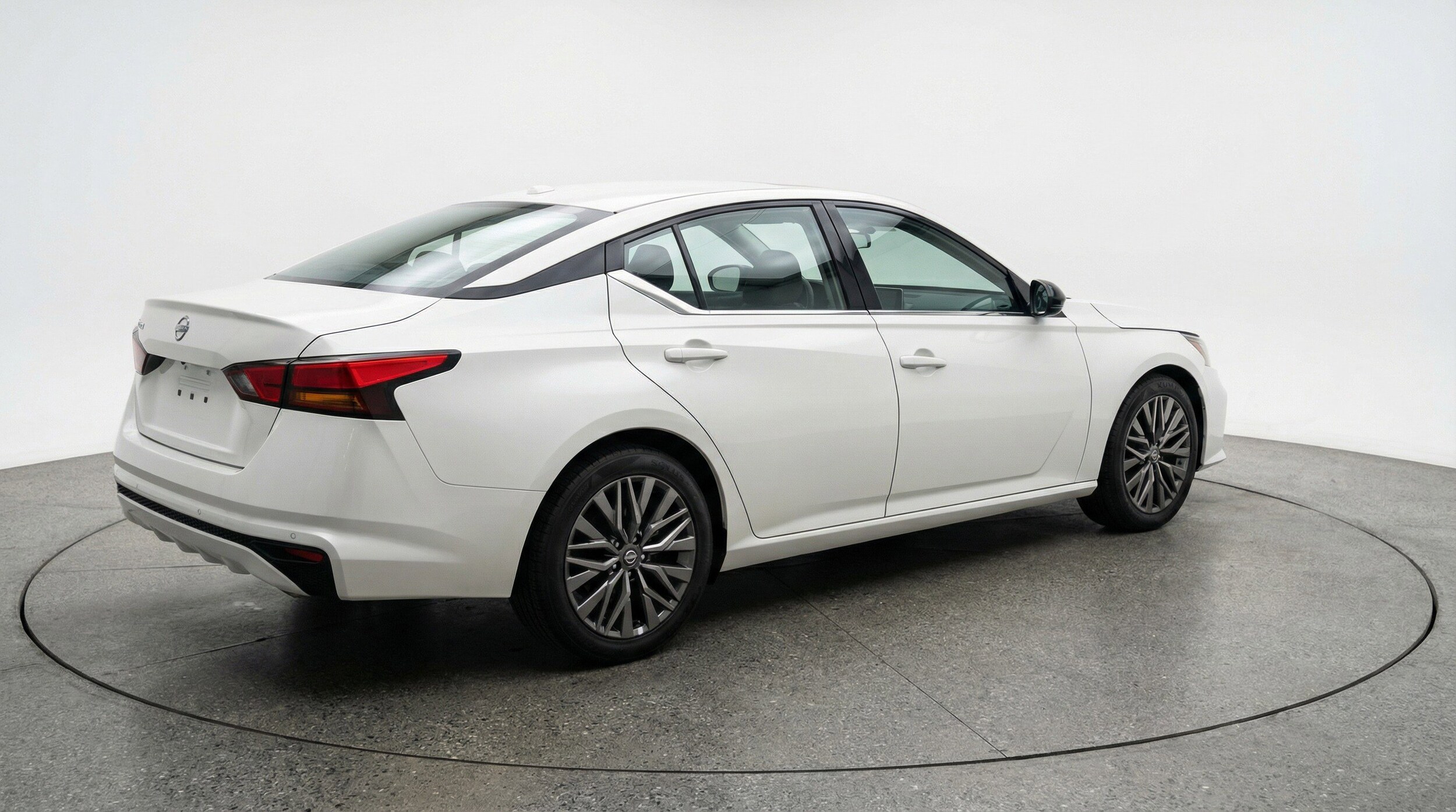 Thumbnail: 2025 Nissan Altima - 9