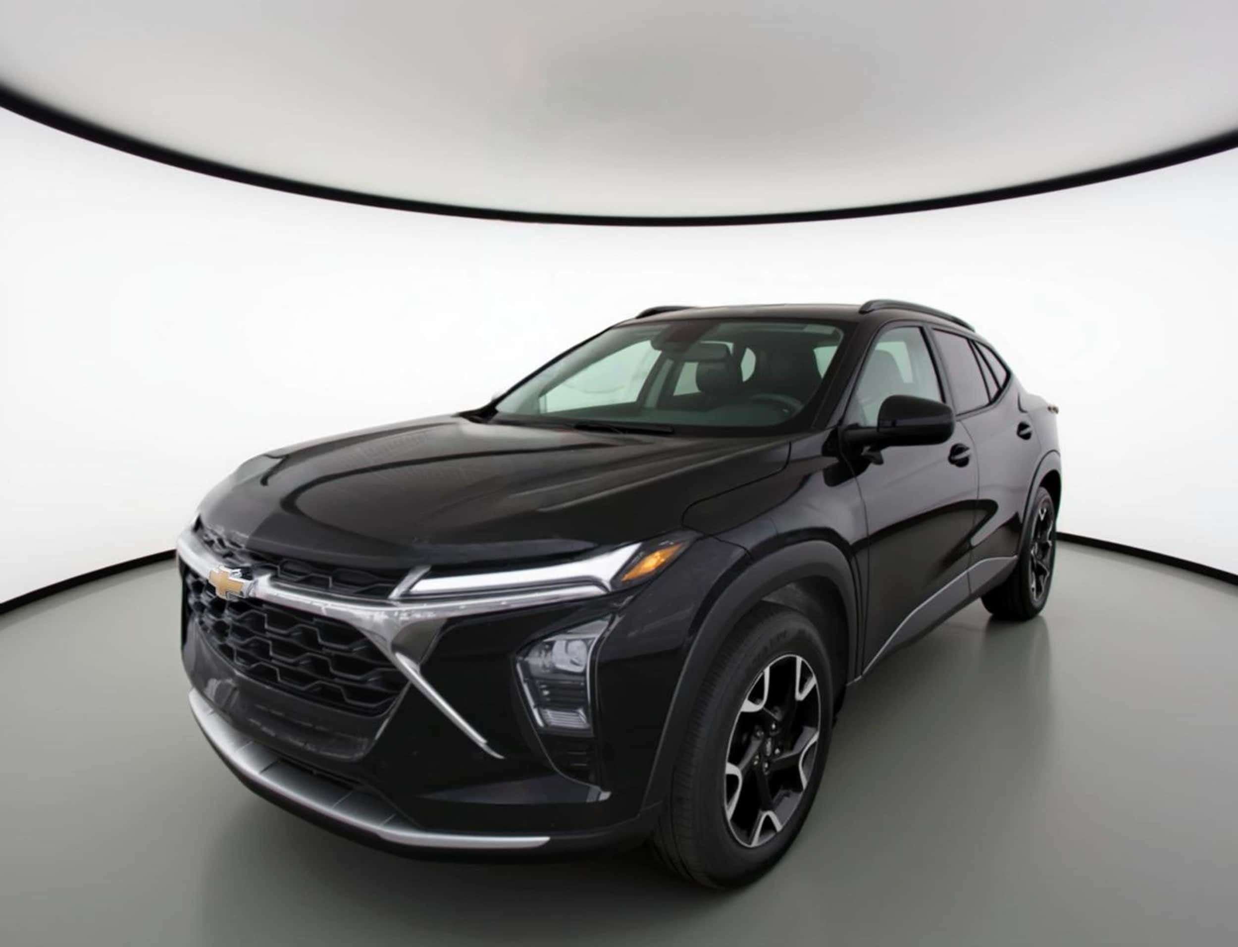 Thumbnail: 2025 Chevrolet Trax - 3