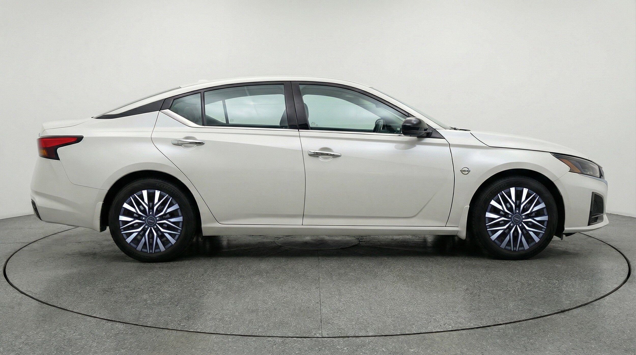 Thumbnail: 2025 Nissan Altima - 11