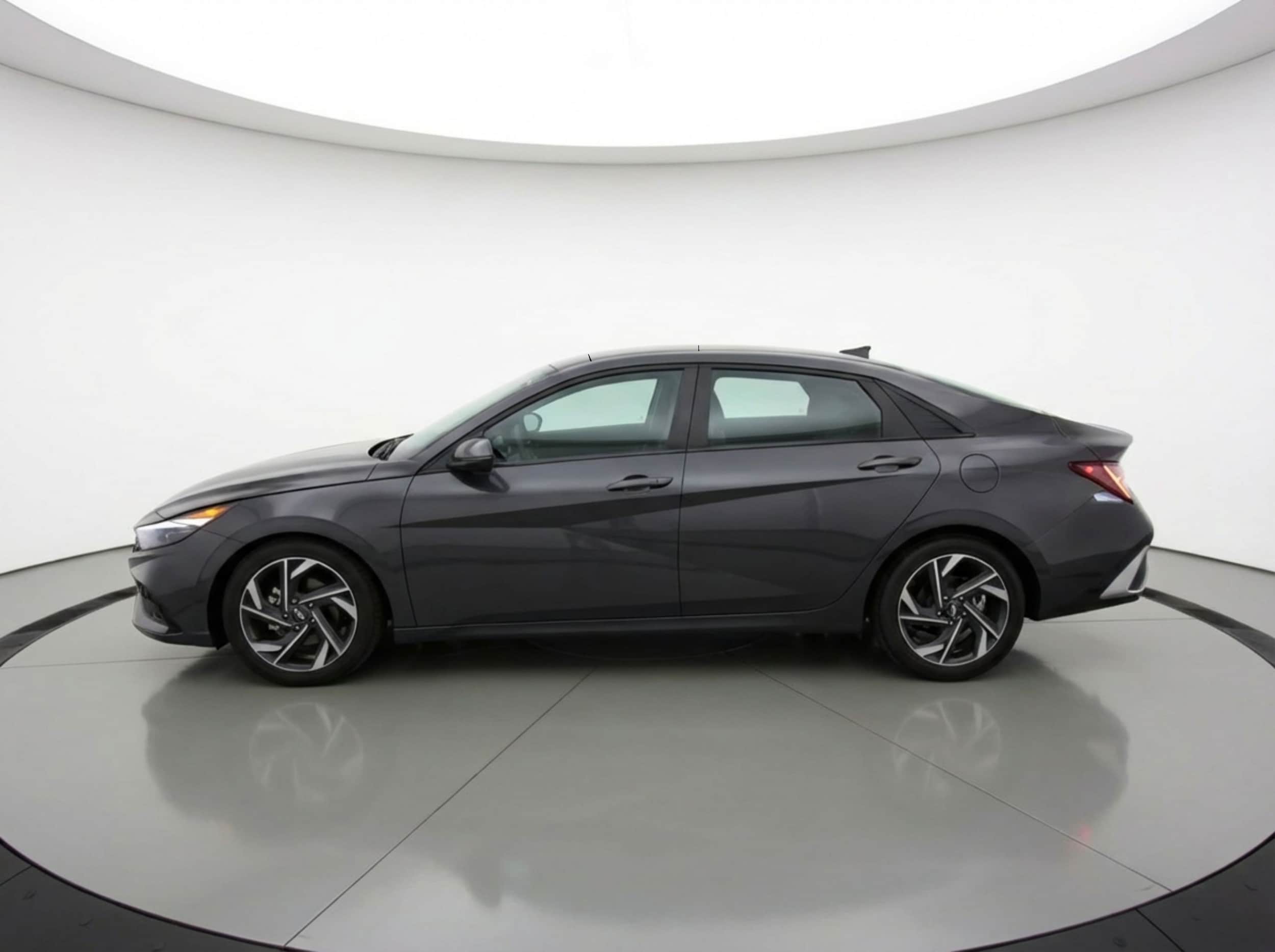 Thumbnail: 2025 Hyundai Elantra - 4