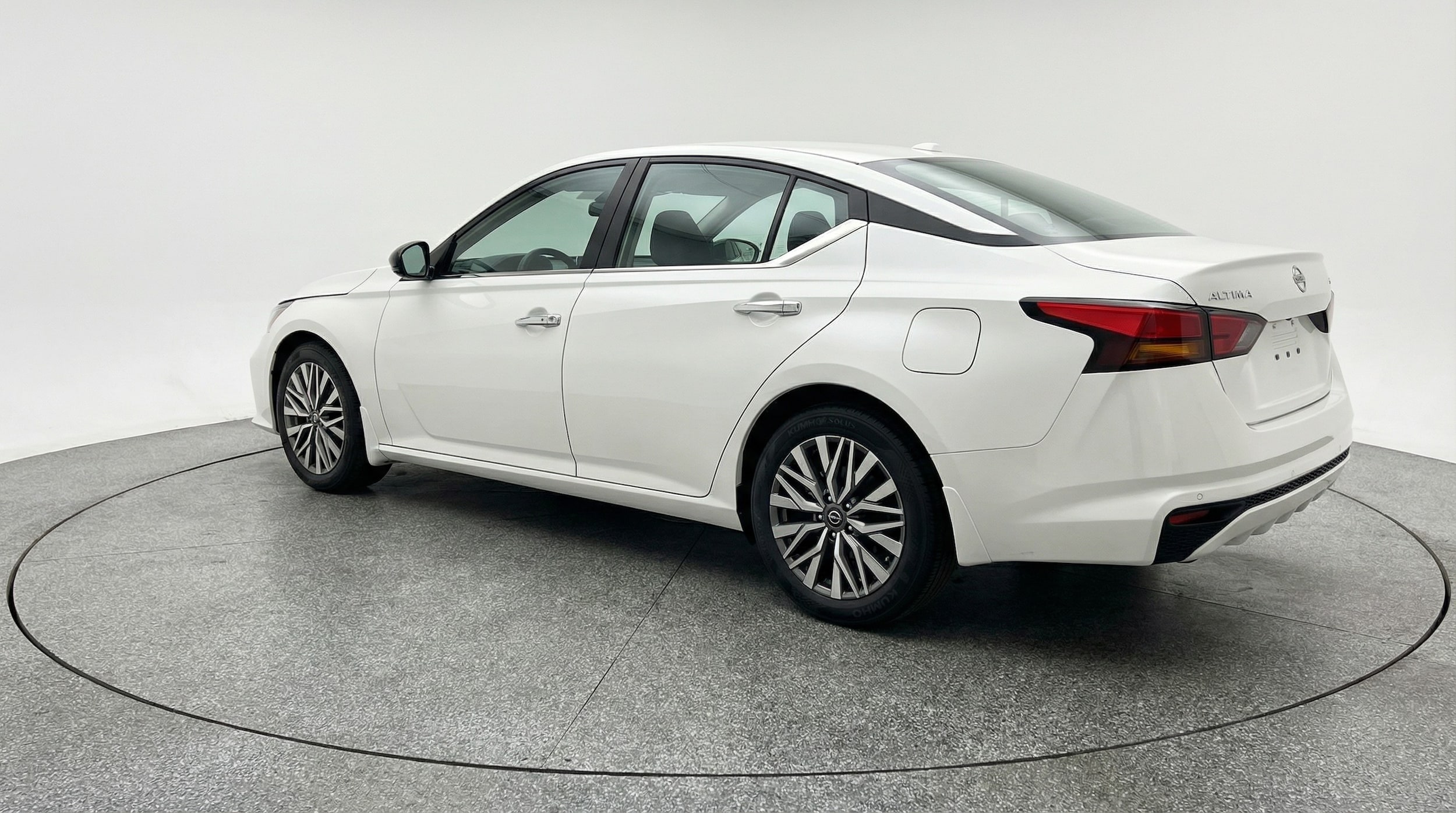 Thumbnail: 2025 Nissan Altima - 5