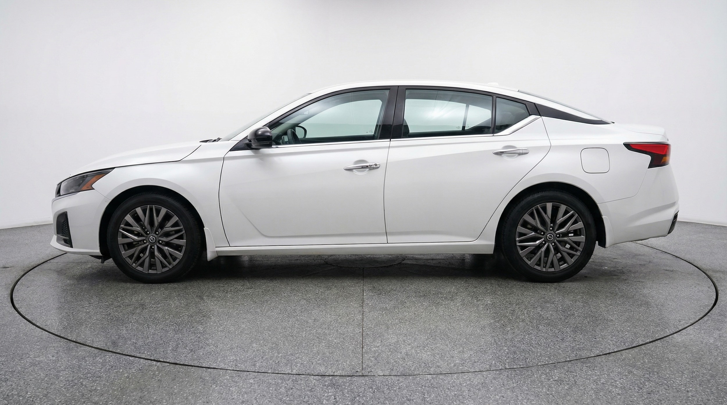 Thumbnail: 2025 Nissan Altima - 4