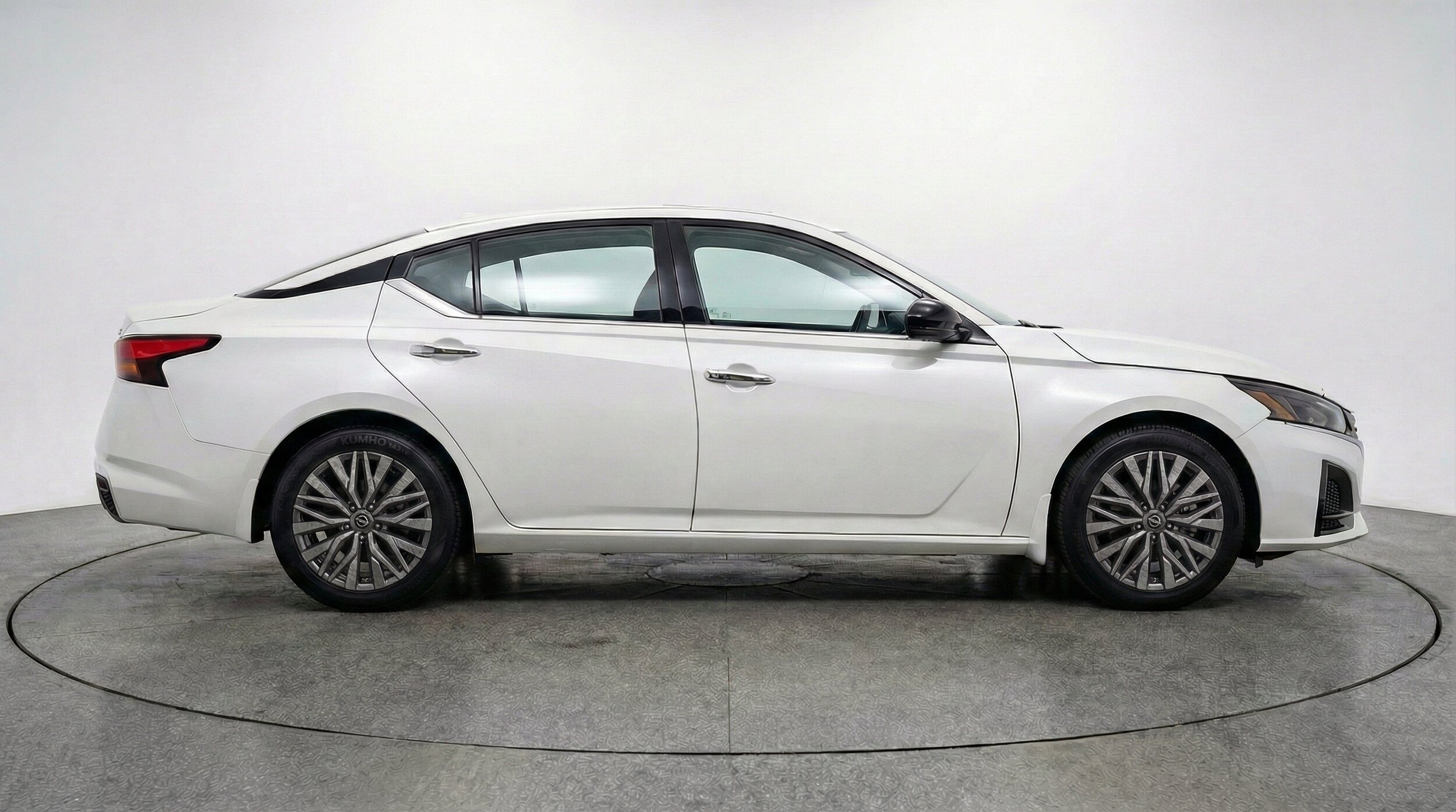 Thumbnail: 2025 Nissan Altima - 11