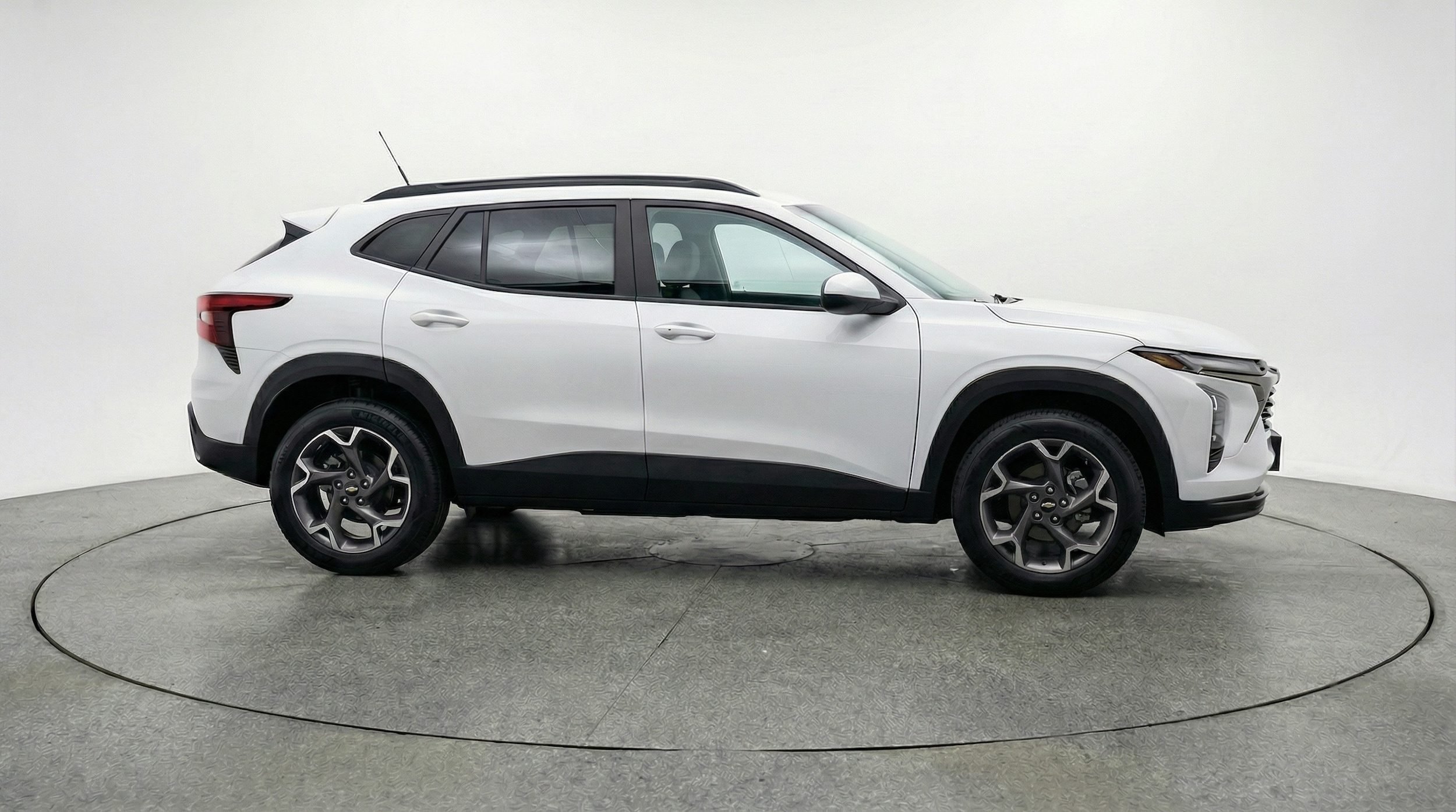 Thumbnail: 2025 Chevrolet Trax - 8