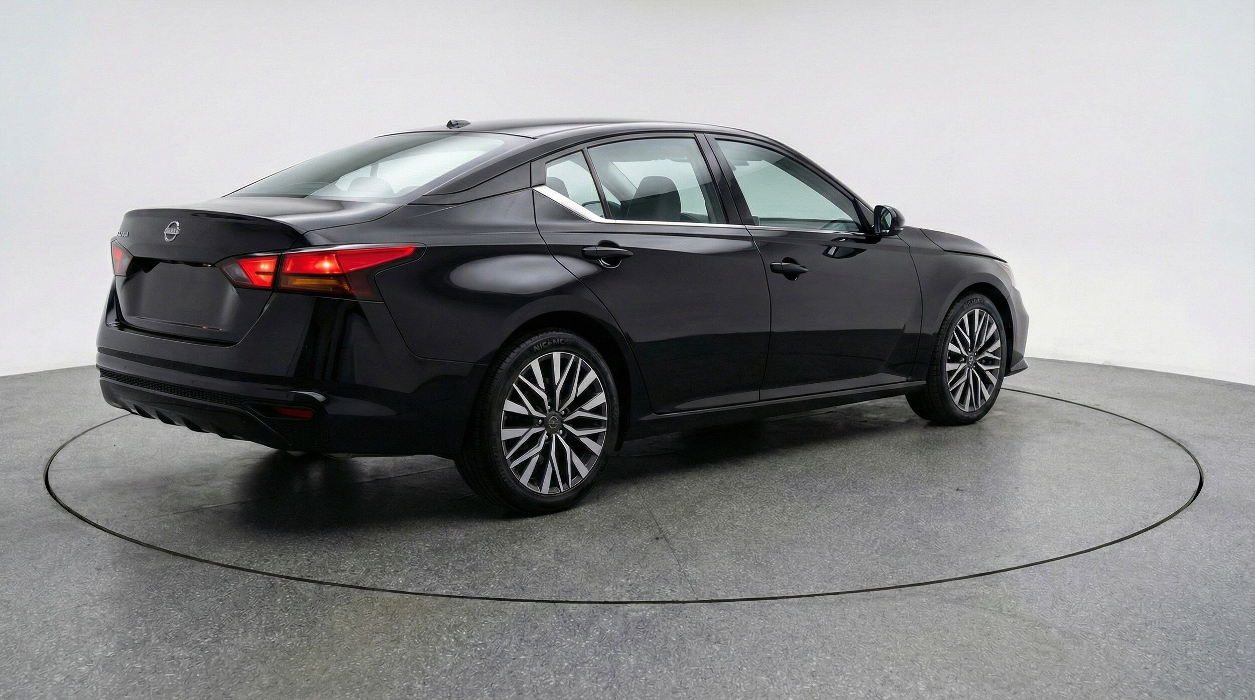 Thumbnail: 2025 Nissan Altima - 9