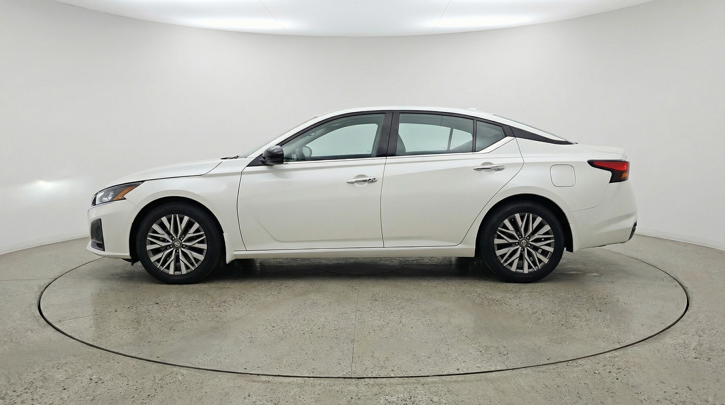 Thumbnail: 2025 Nissan Altima - 4