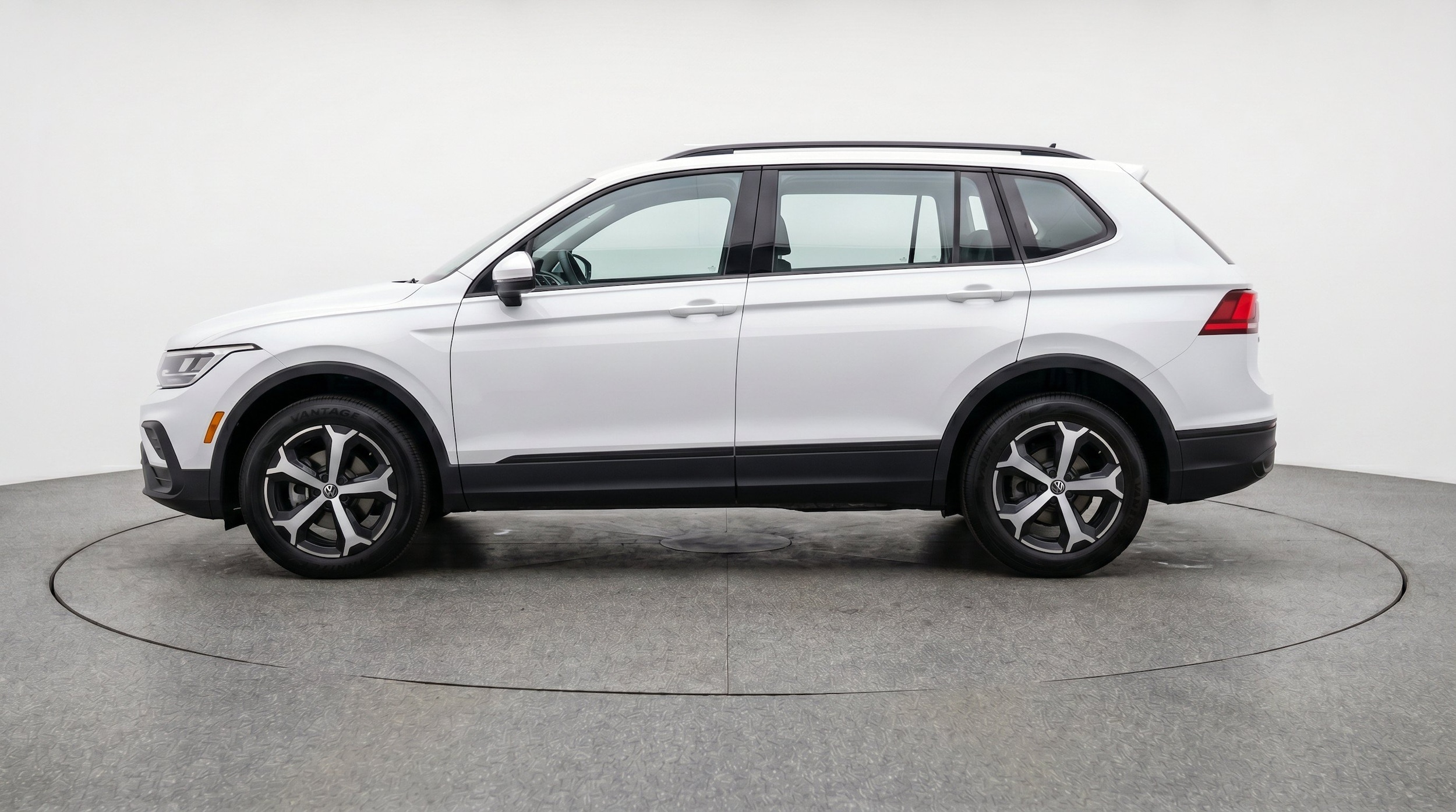 Thumbnail: 2026 Volkswagen Tiguan - 5