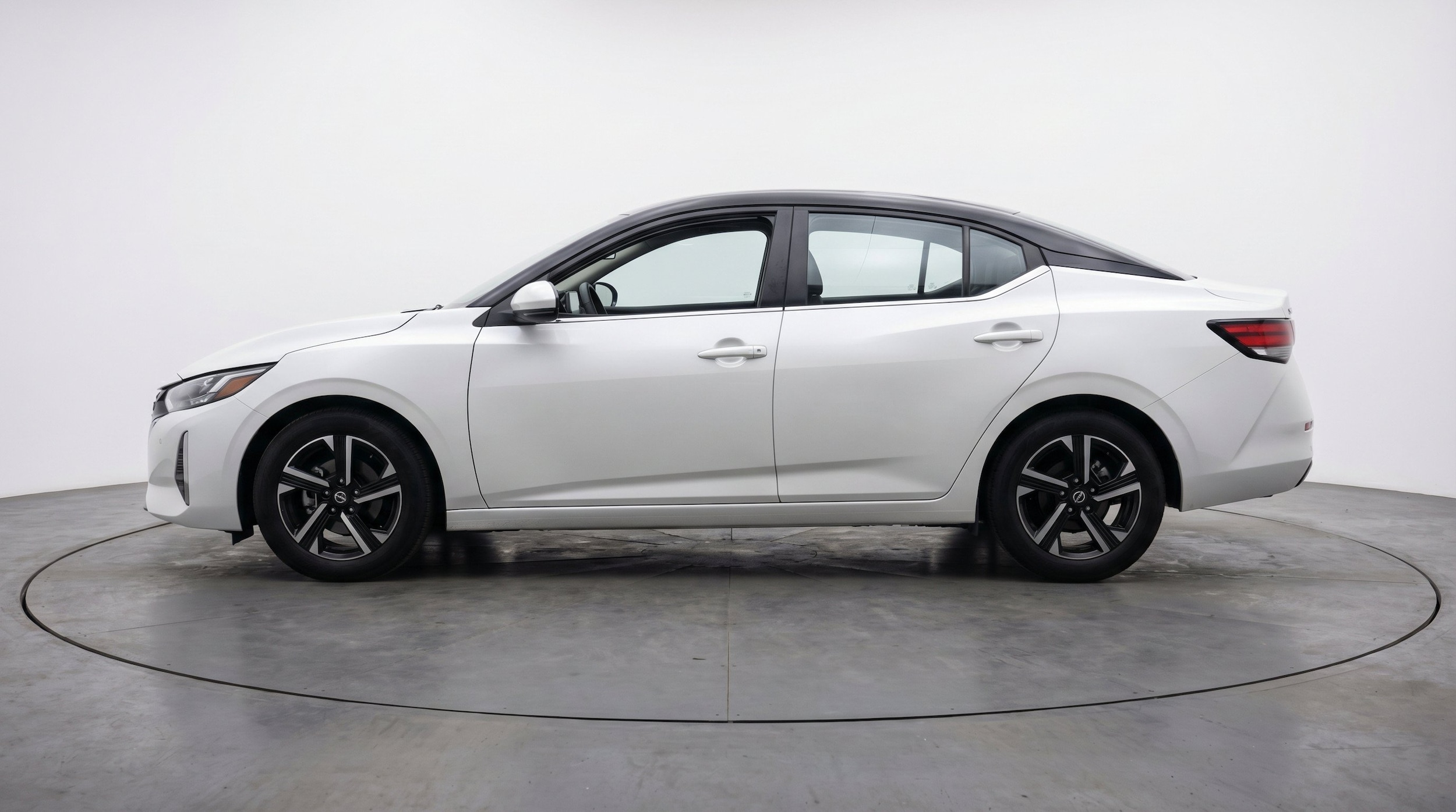 Thumbnail: 2025 Nissan Sentra - 5