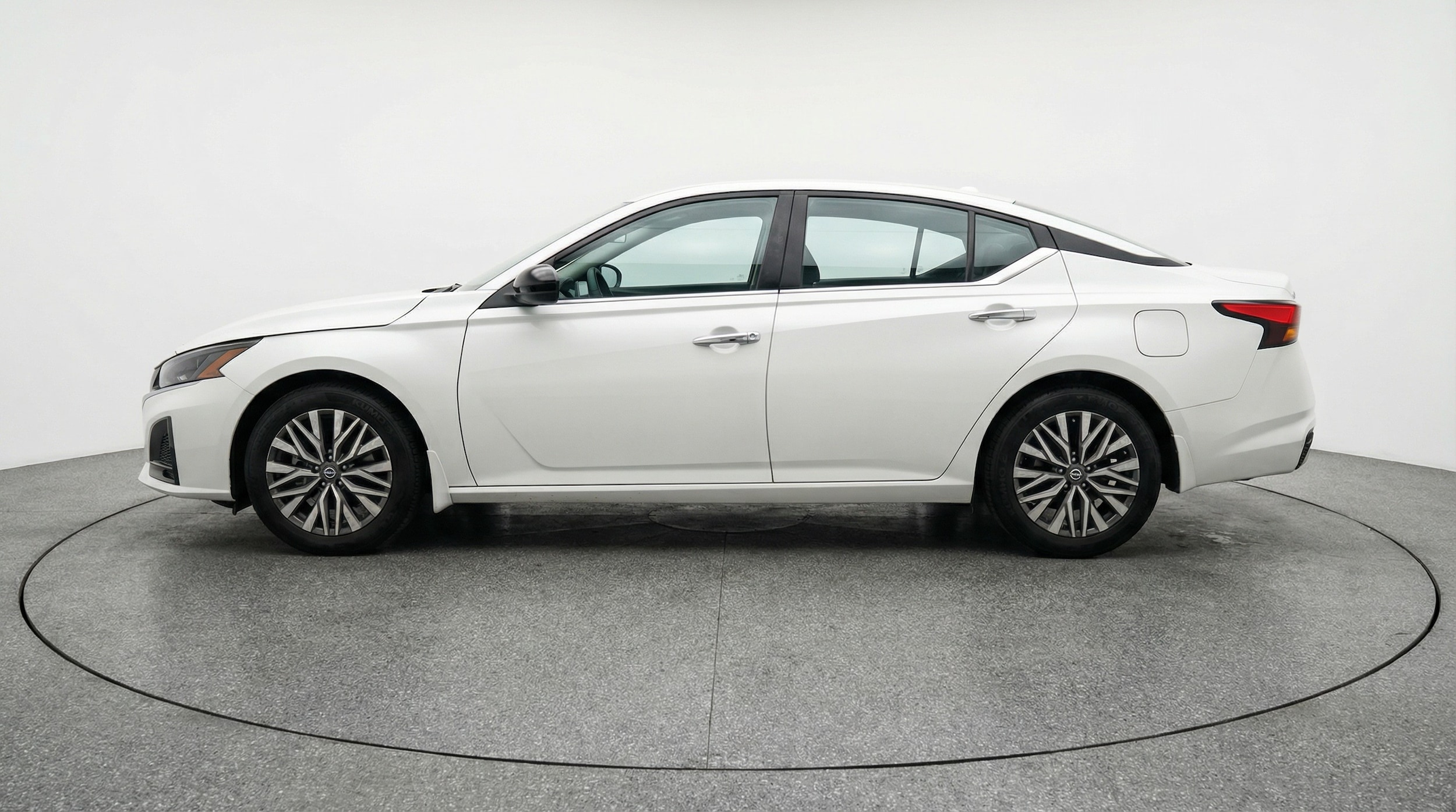 Thumbnail: 2025 Nissan Altima - 4