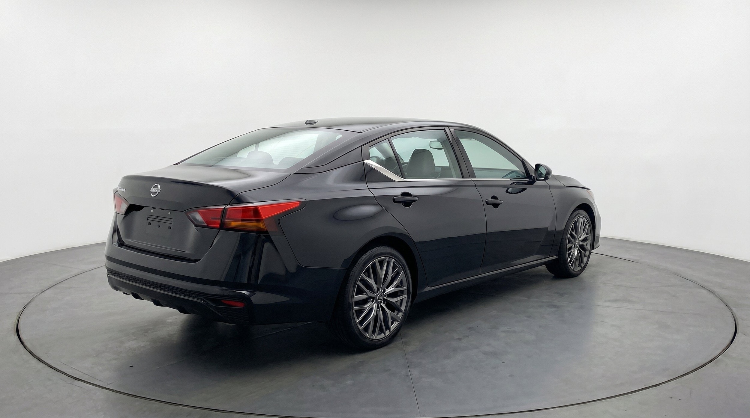 Thumbnail: 2025 Nissan Altima - 9