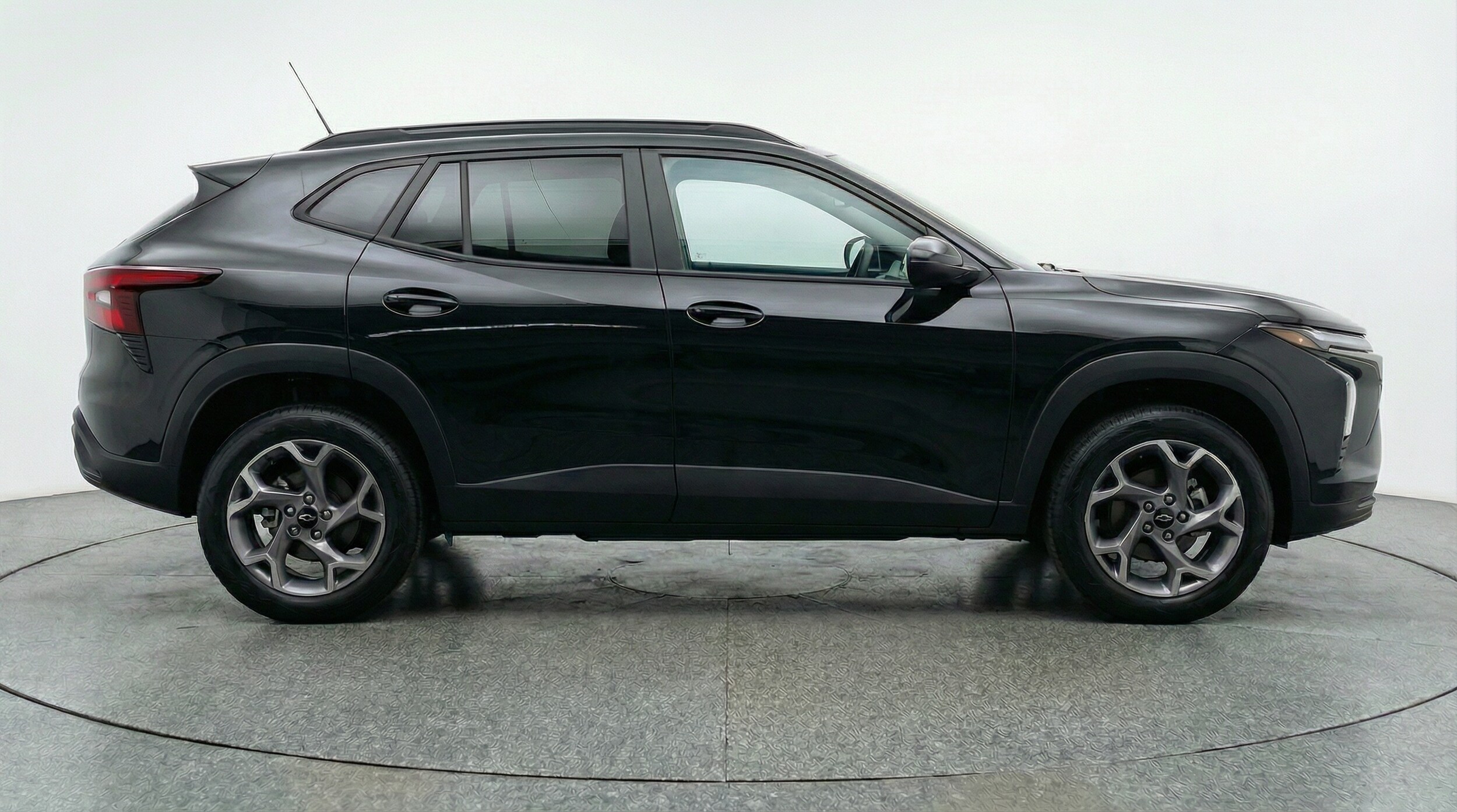 Thumbnail: 2025 Chevrolet Trax - 8