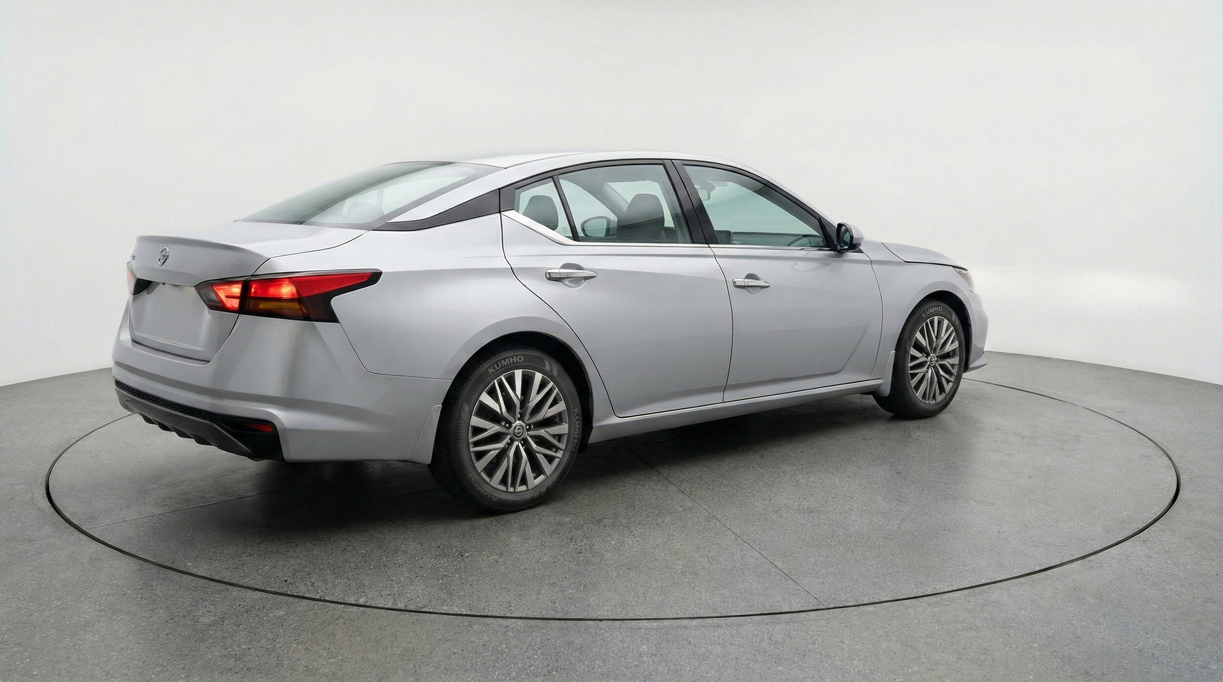 Thumbnail: 2025 Nissan Altima - 9