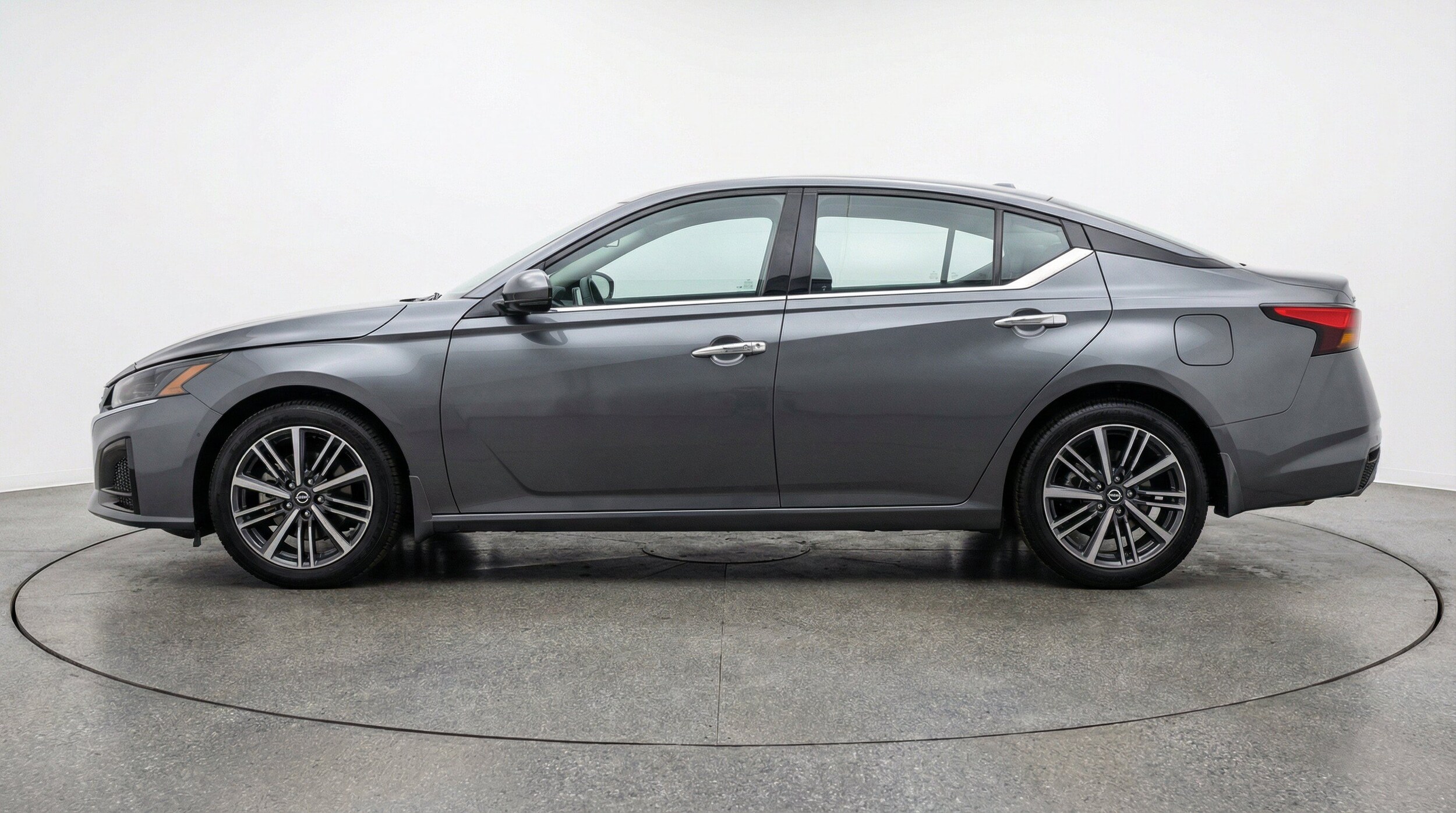 Thumbnail: 2025 Nissan Altima - 5