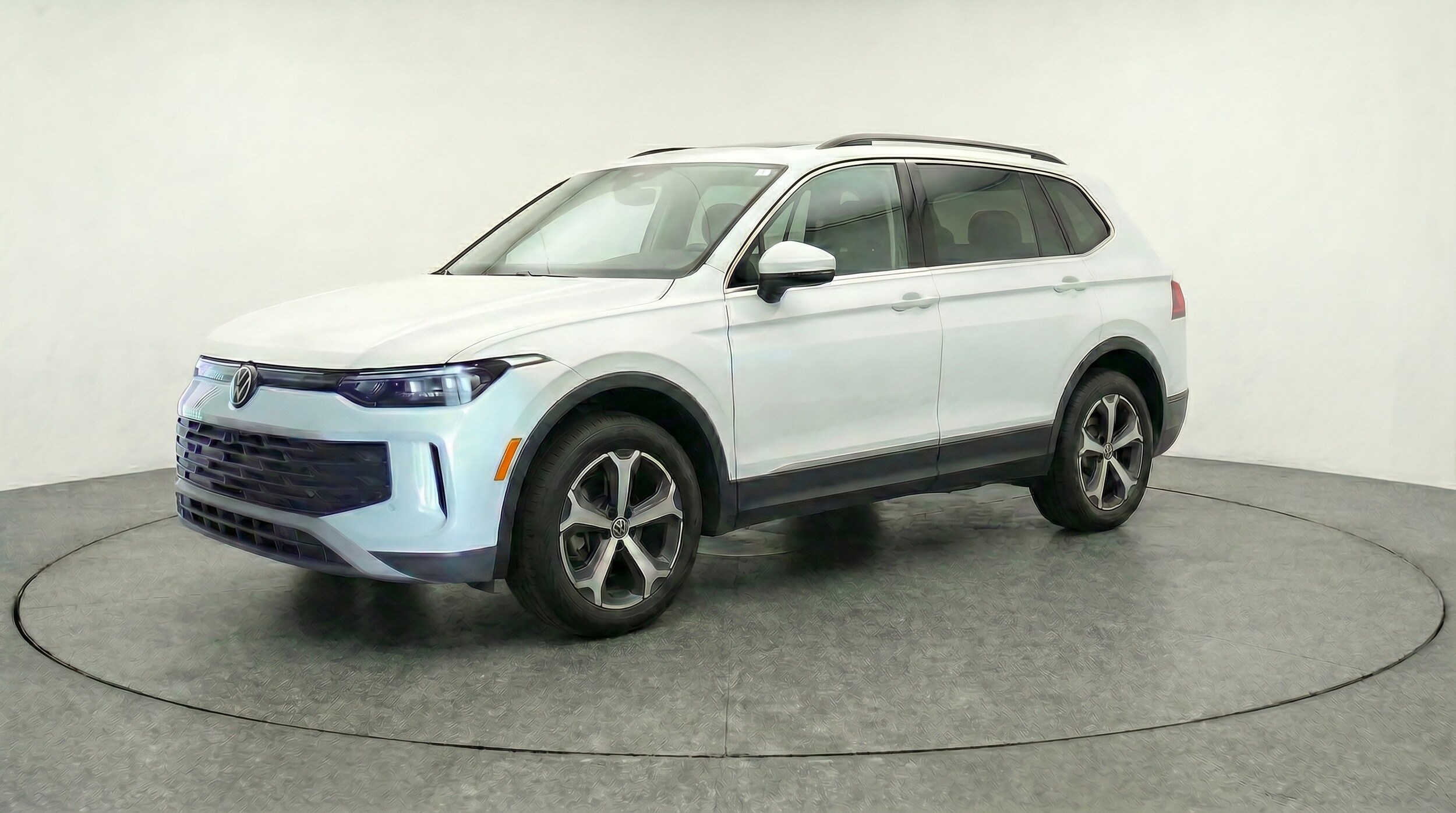 Thumbnail: 2026 Volkswagen Tiguan - 3