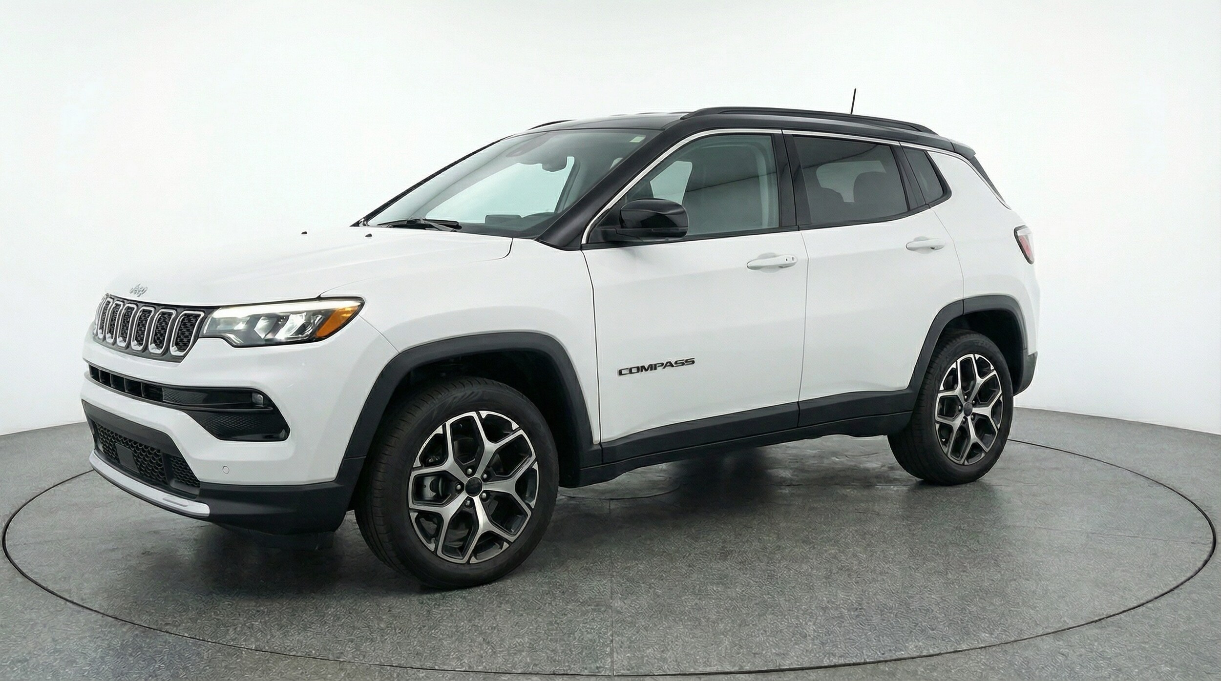 Thumbnail: 2025 Jeep Compass - 3