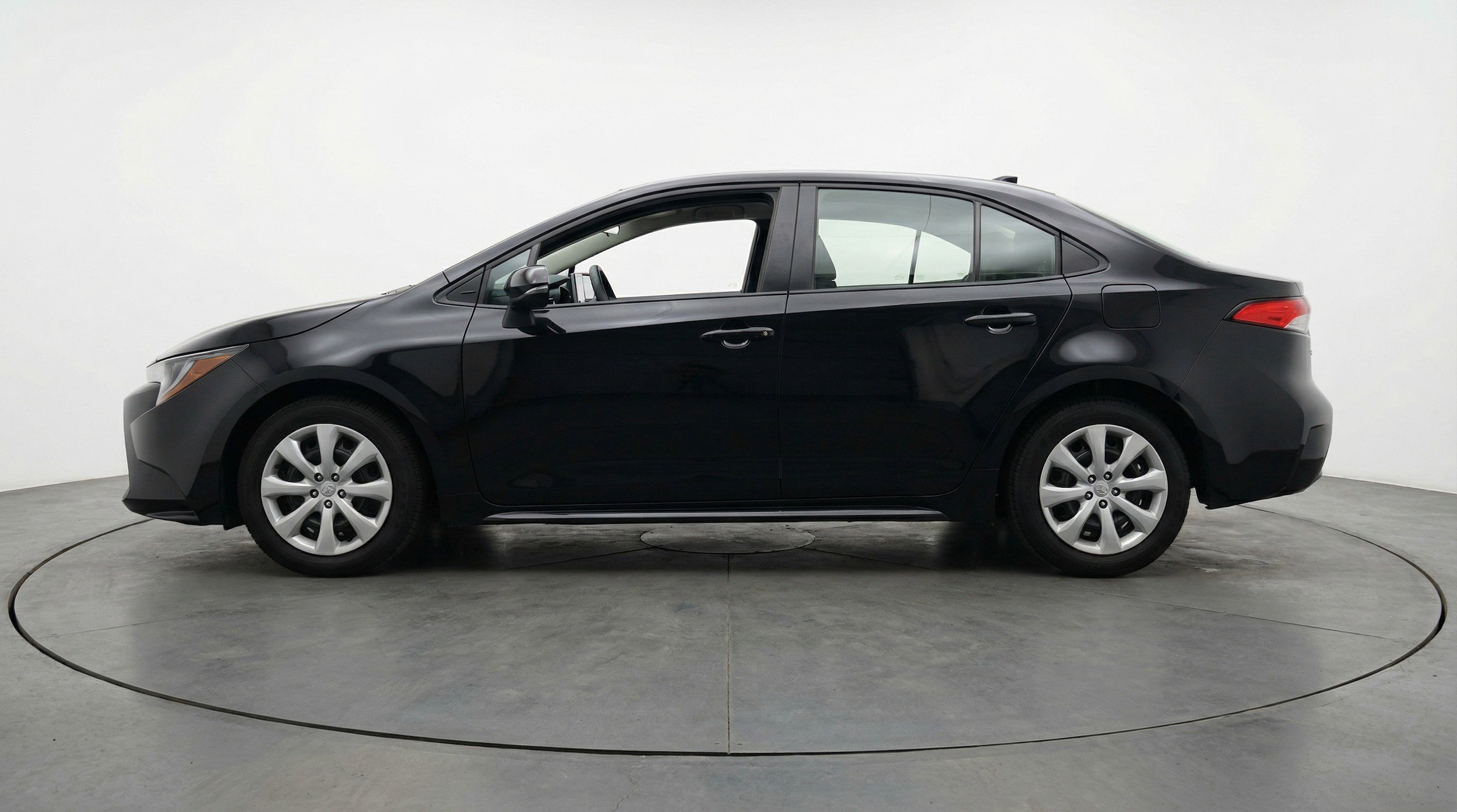 Thumbnail: 2025 Toyota Corolla - 5