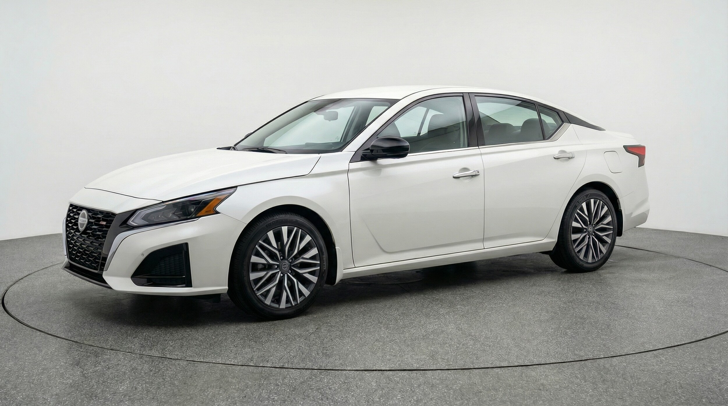 Thumbnail: 2025 Nissan Altima - 3