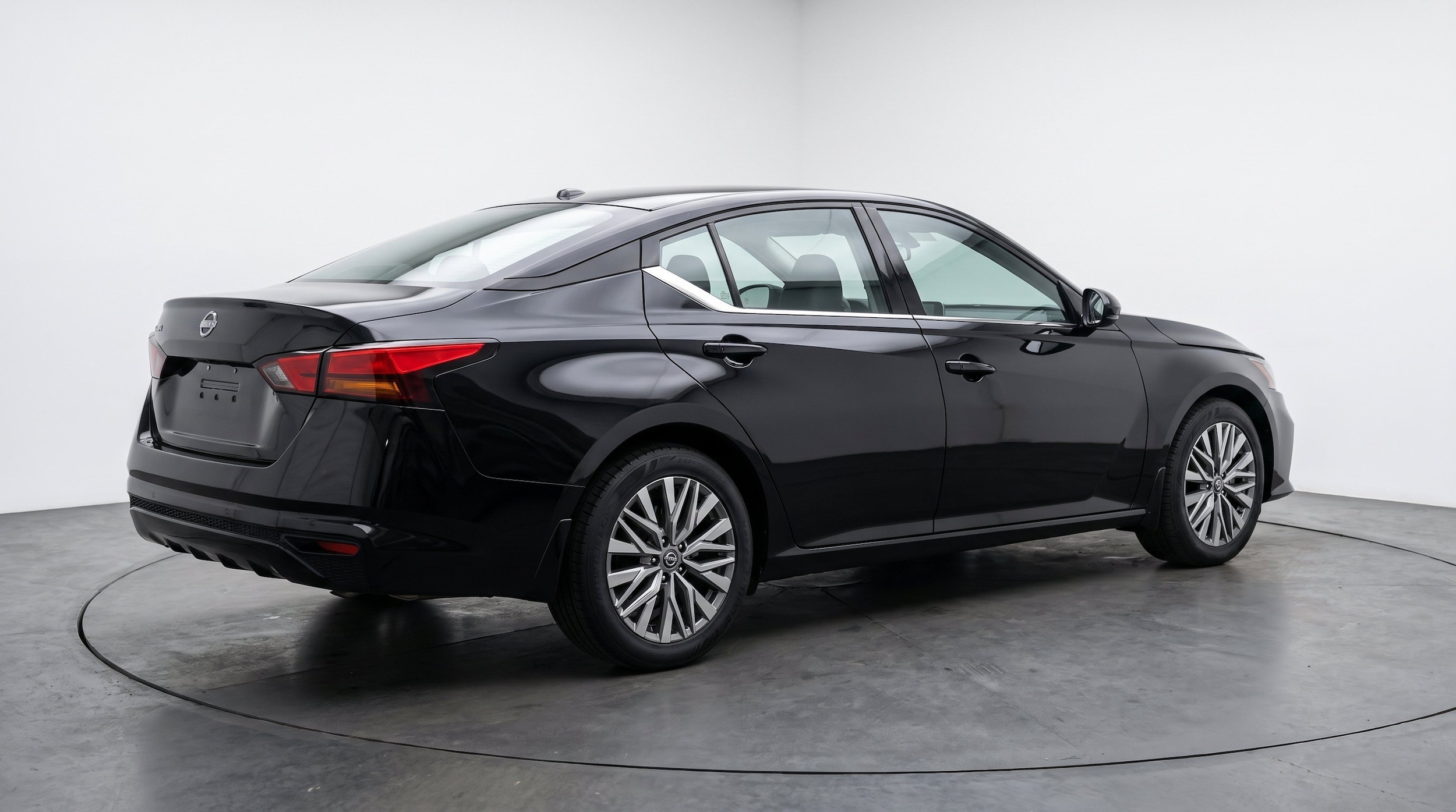 Thumbnail: 2025 Nissan Altima - 9