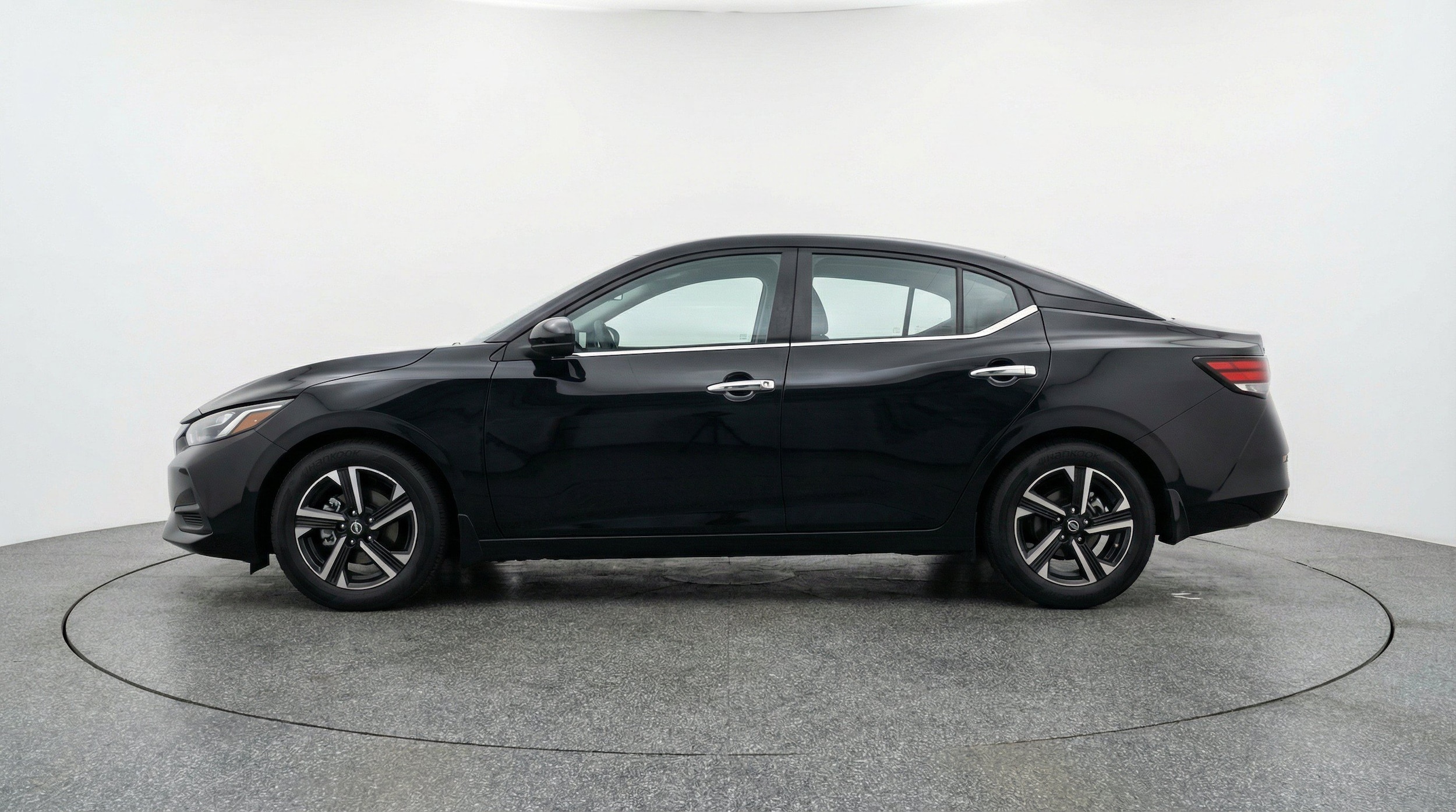 Thumbnail: 2025 Nissan Sentra - 5