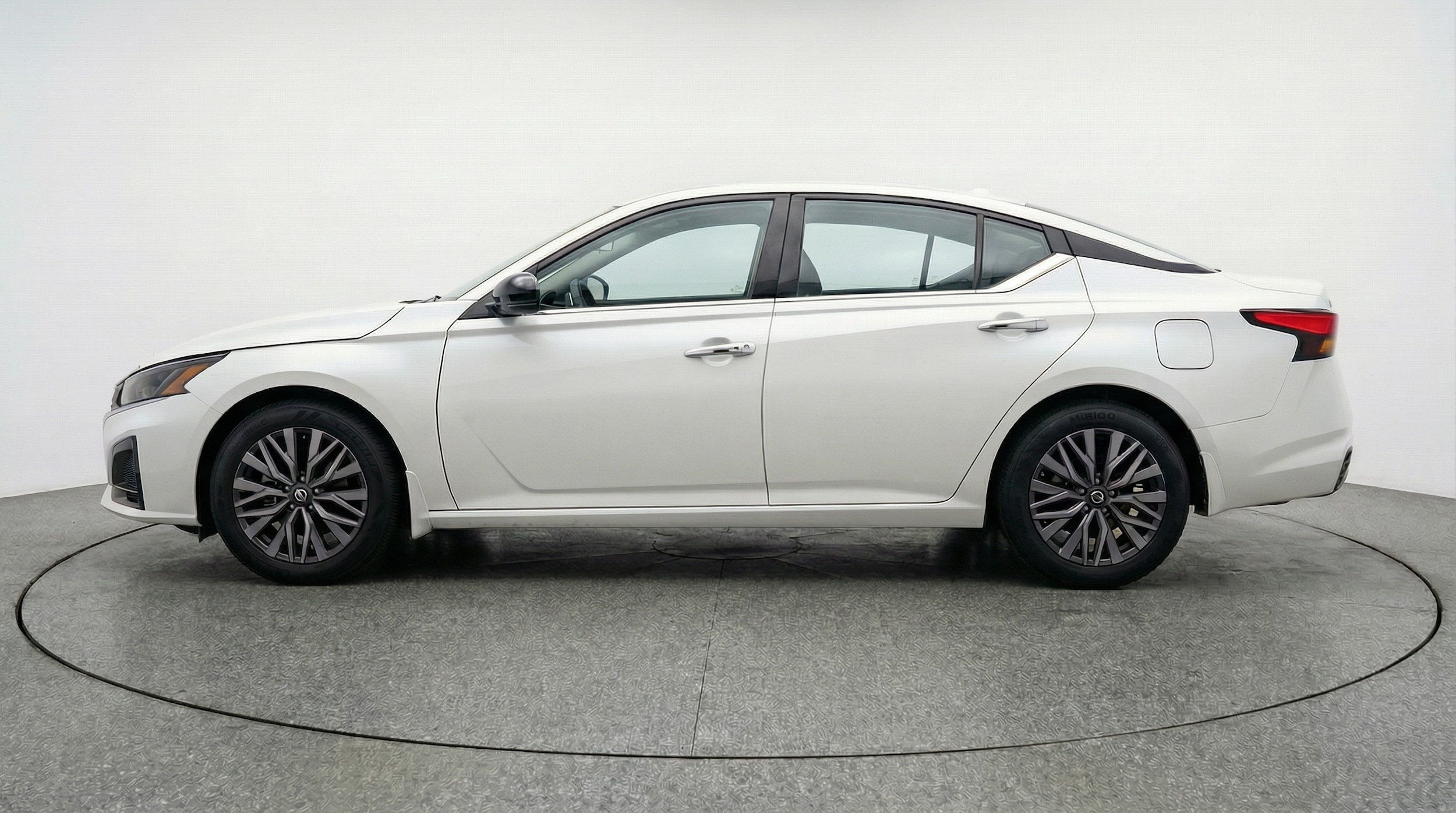 Thumbnail: 2025 Nissan Altima - 4