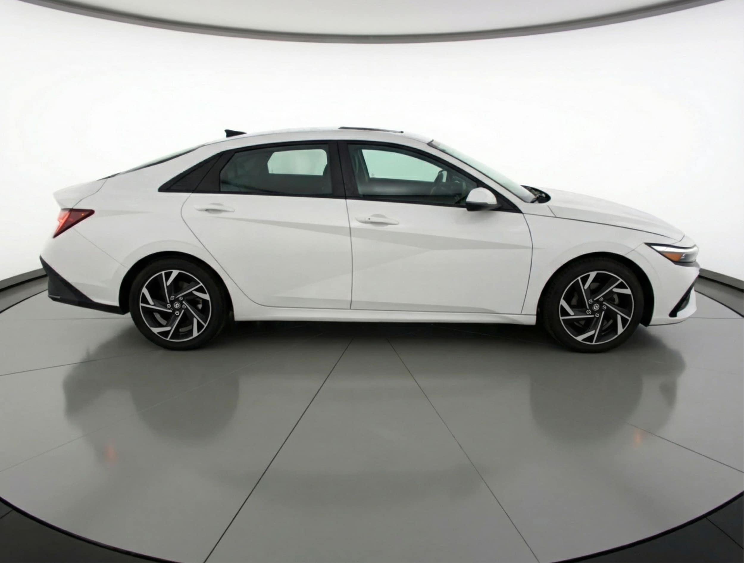 Thumbnail: 2025 Hyundai Elantra - 8