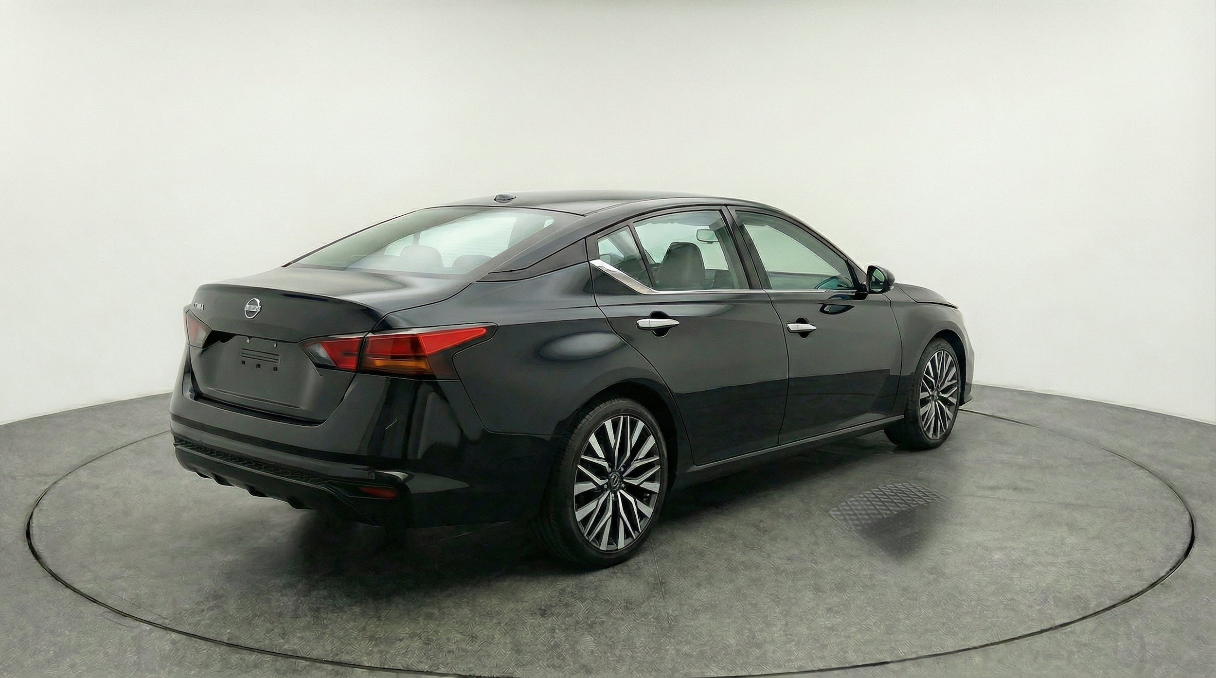 Thumbnail: 2025 Nissan Altima - 9