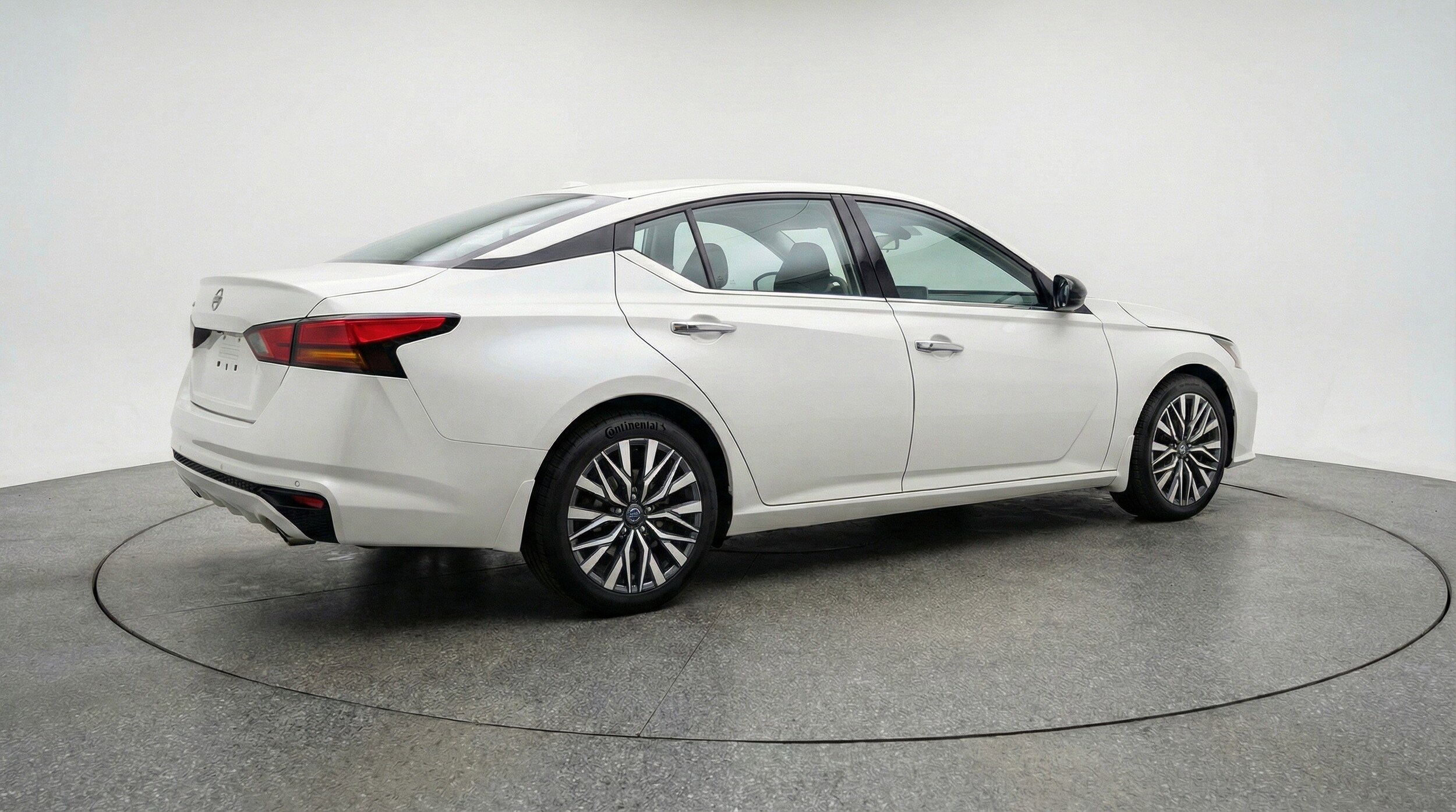 Thumbnail: 2025 Nissan Altima - 9