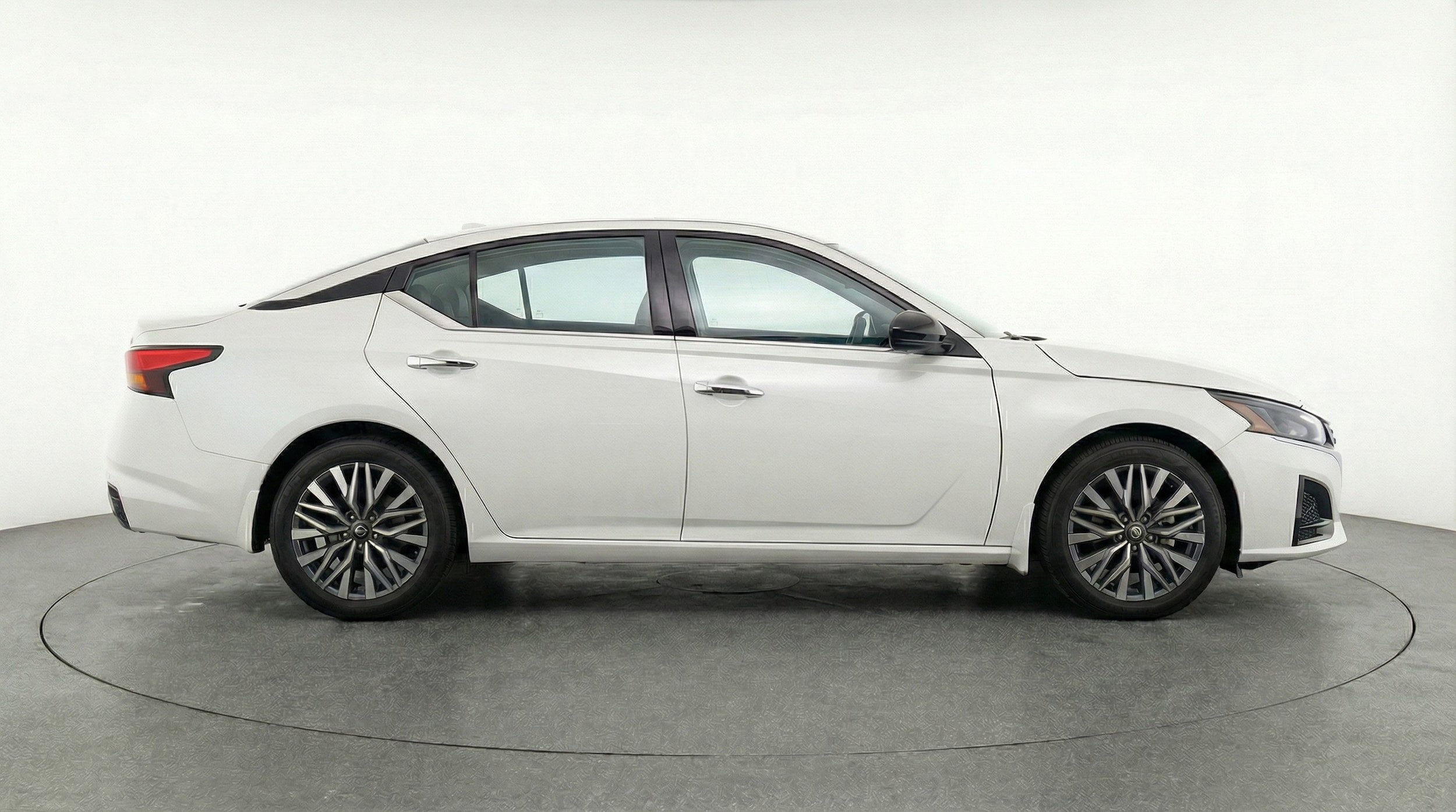 Thumbnail: 2025 Nissan Altima - 8