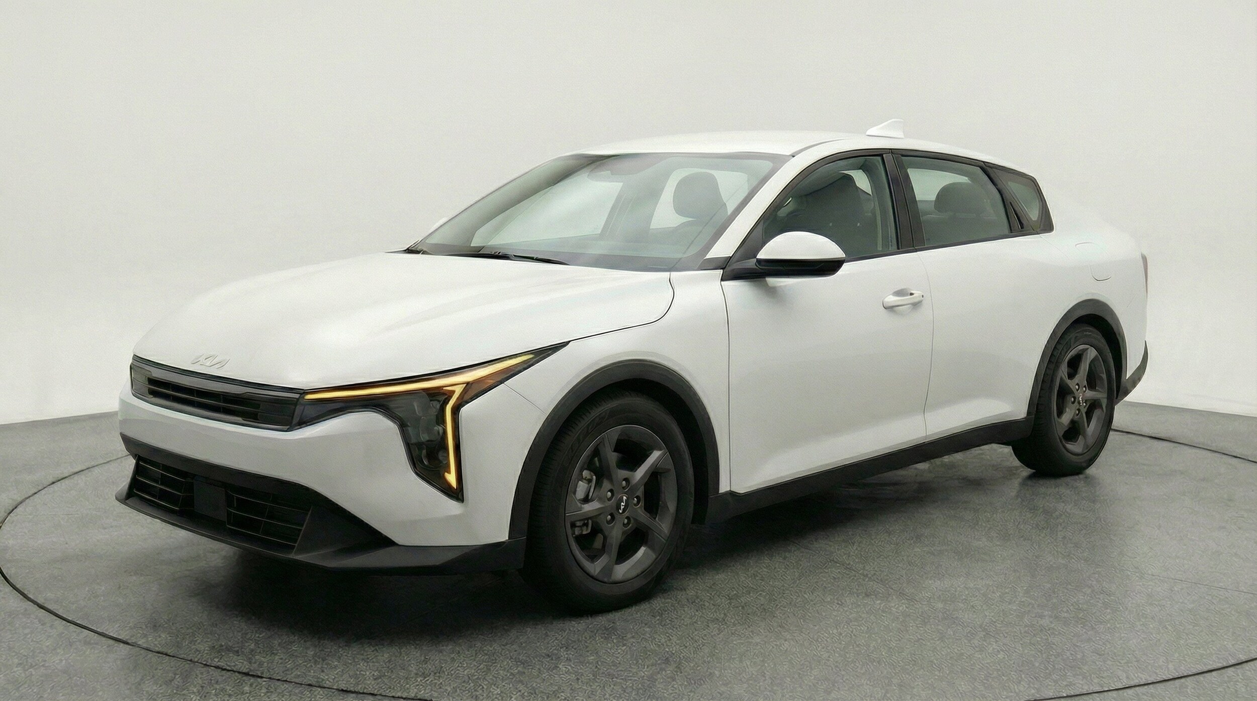Thumbnail: 2025 Kia K4 - 3