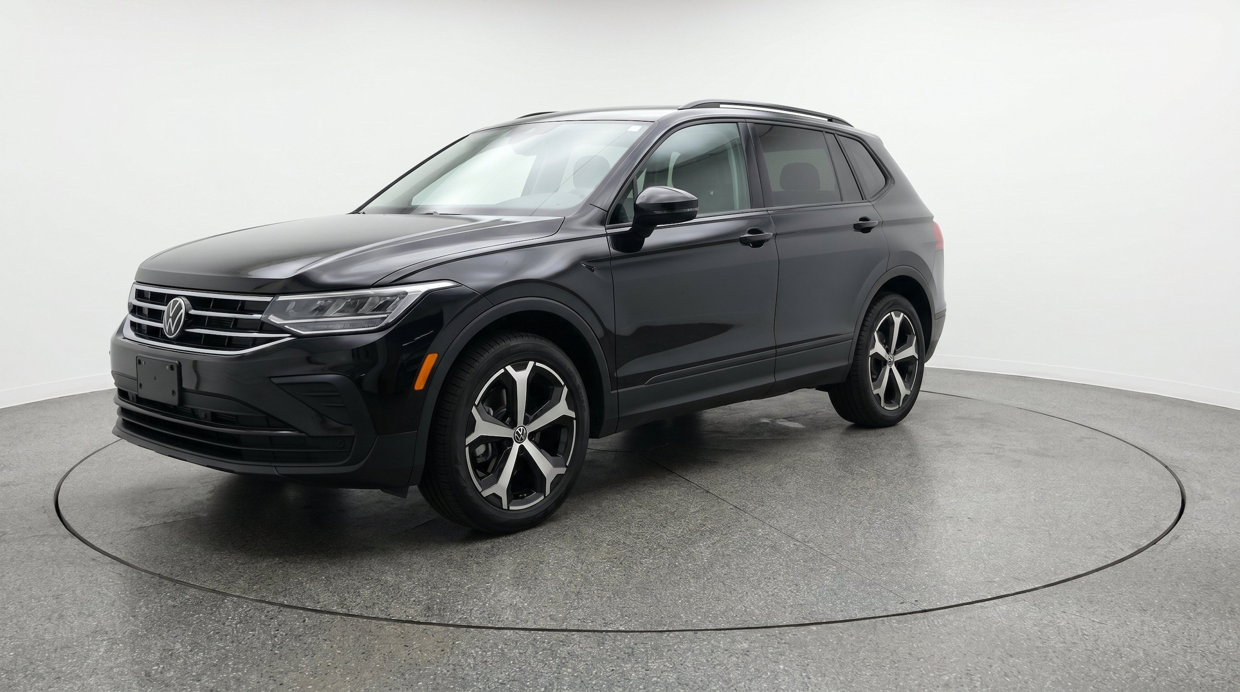 Thumbnail: 2026 Volkswagen Tiguan - 3