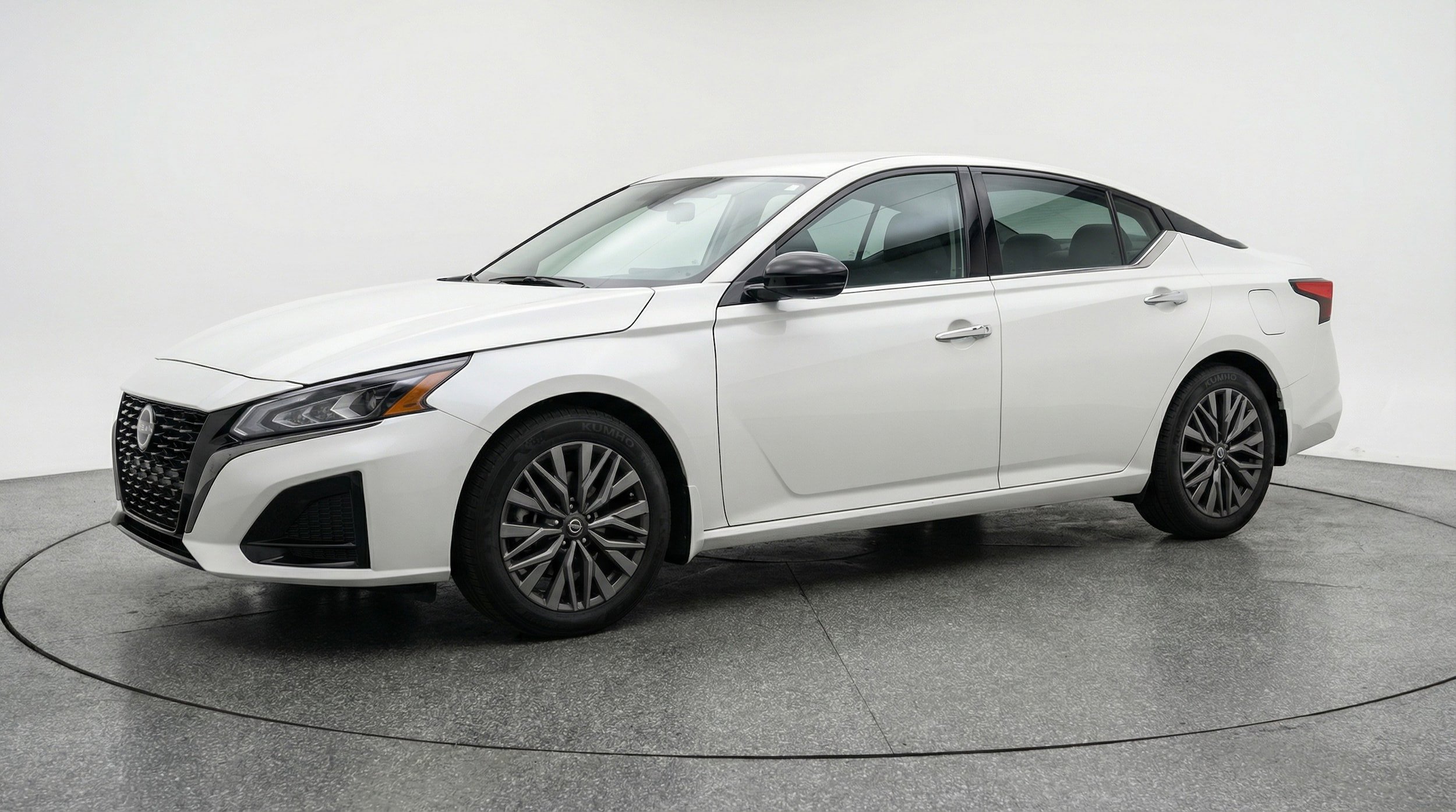Thumbnail: 2025 Nissan Altima - 3